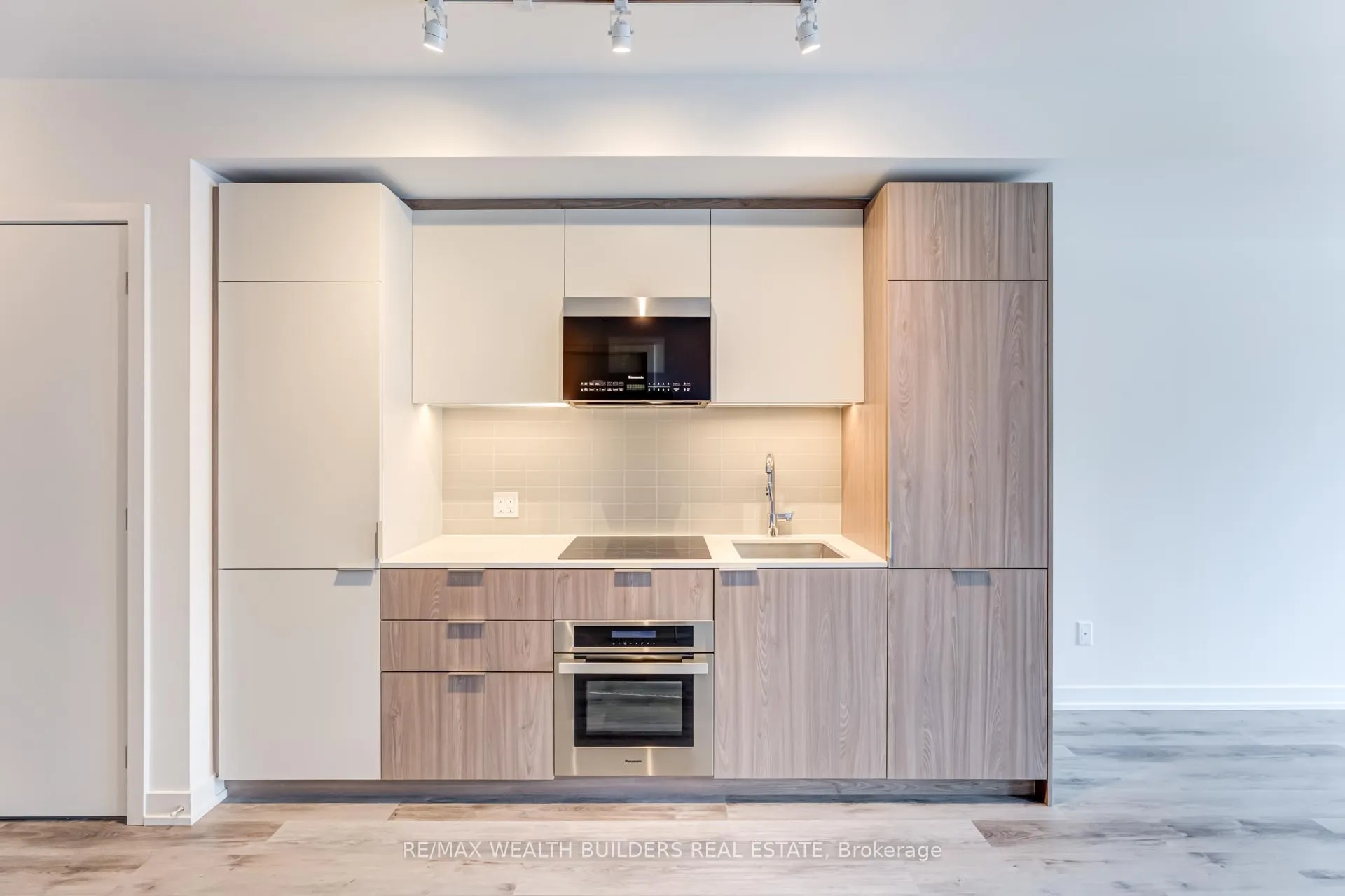 Photo 2 of Unit 421, 28 Eastern Avenue, Toronto, Moss Park — HOMEH