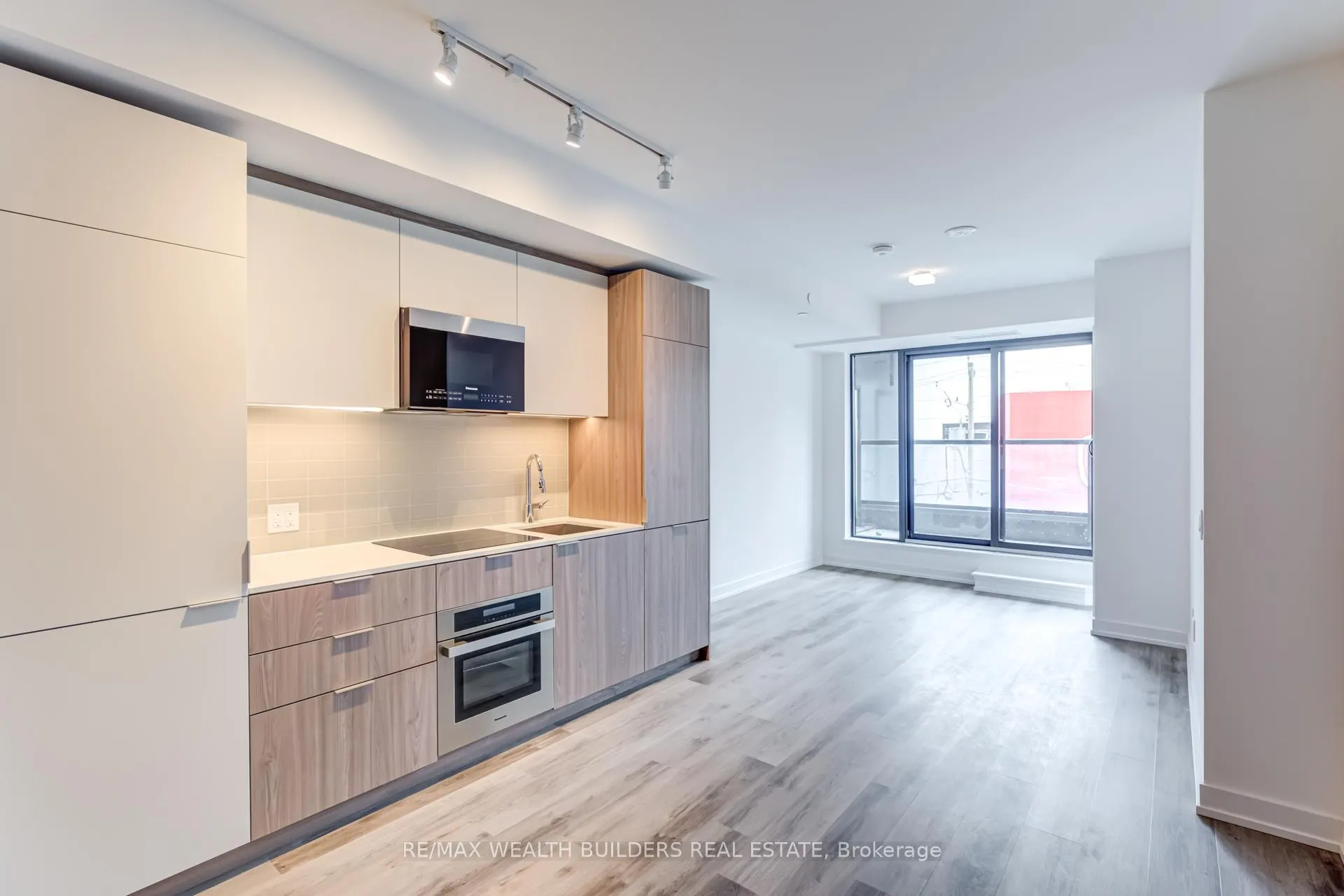 Photo 4 of Unit 421, 28 Eastern Avenue, Toronto, Moss Park — HOMEH