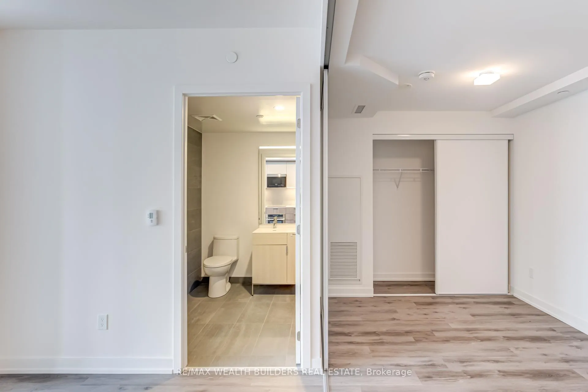 Photo 13 of Unit 421, 28 Eastern Avenue, Toronto, Moss Park — HOMEH
