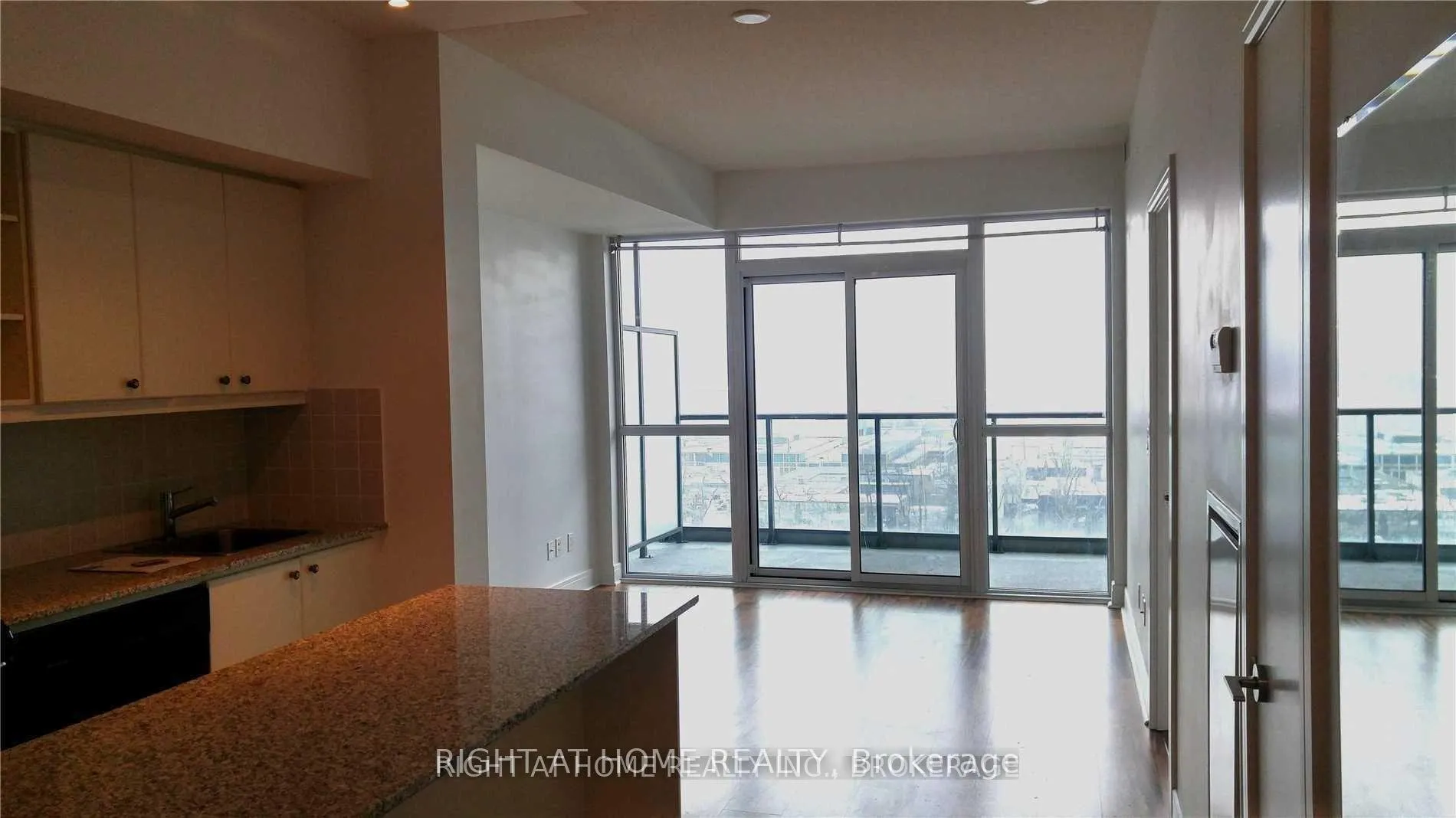 Photo 8 of Unit LPH27, 35 Brian Peck Crescent, Toronto, Leaside — HOMEH