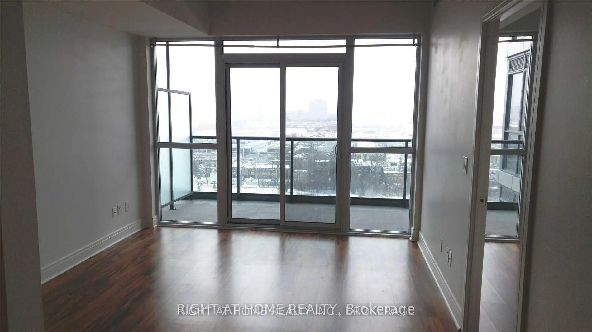 Photo 9 of Unit LPH27, 35 Brian Peck Crescent, Toronto, Leaside — HOMEH