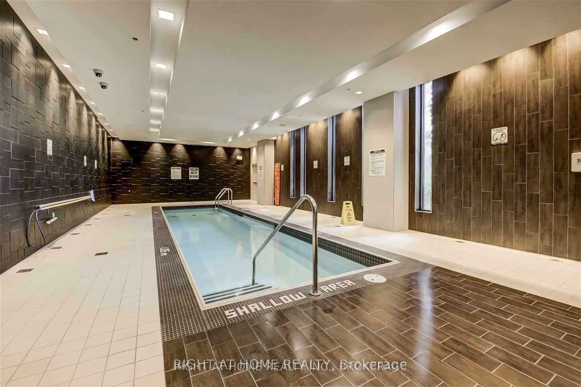 Photo 13 of Unit LPH27, 35 Brian Peck Crescent, Toronto, Leaside — HOMEH