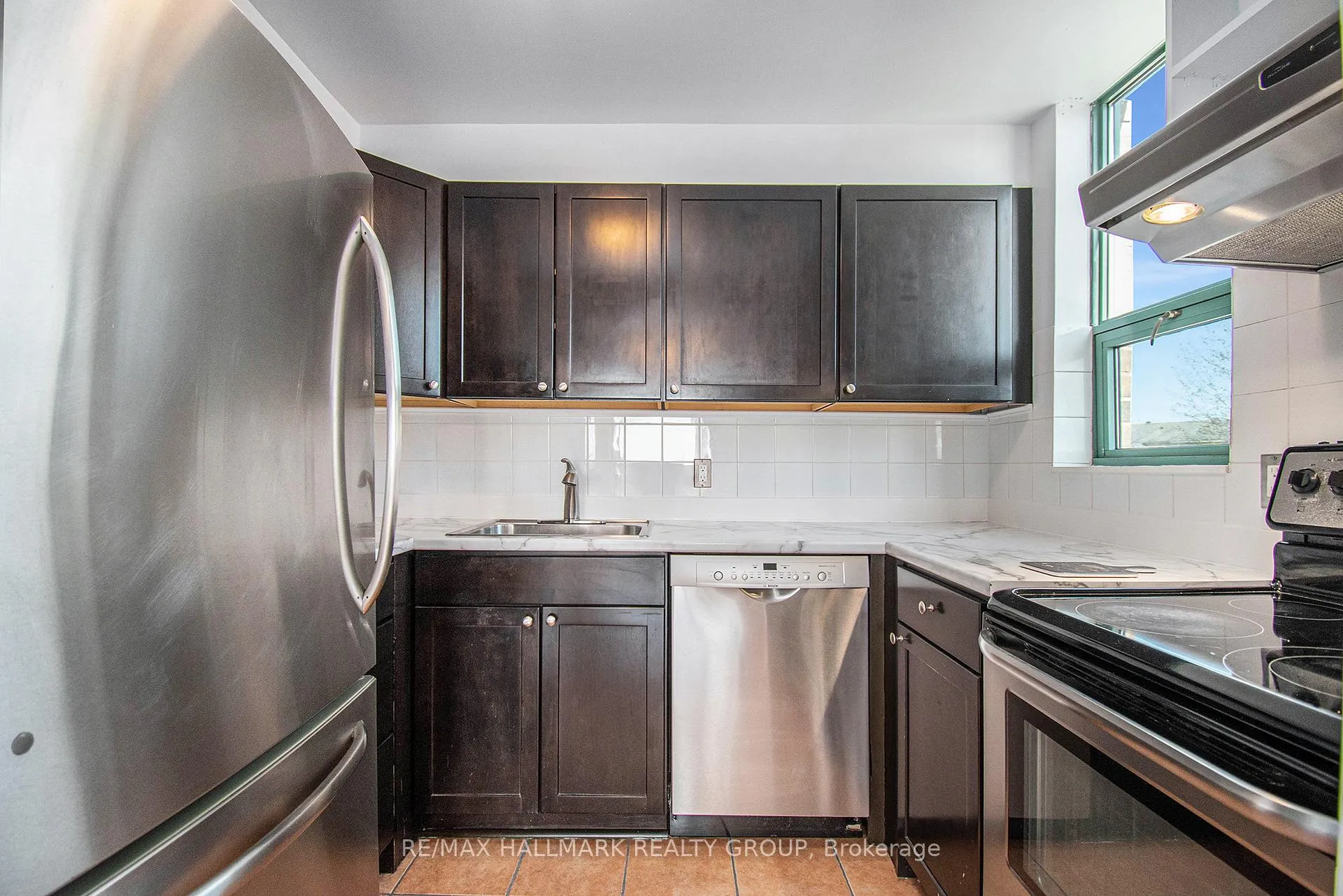 Photo 7 of Unit 304, 1440 Heron Road, Ottawa, Heron Gate — HOMEH