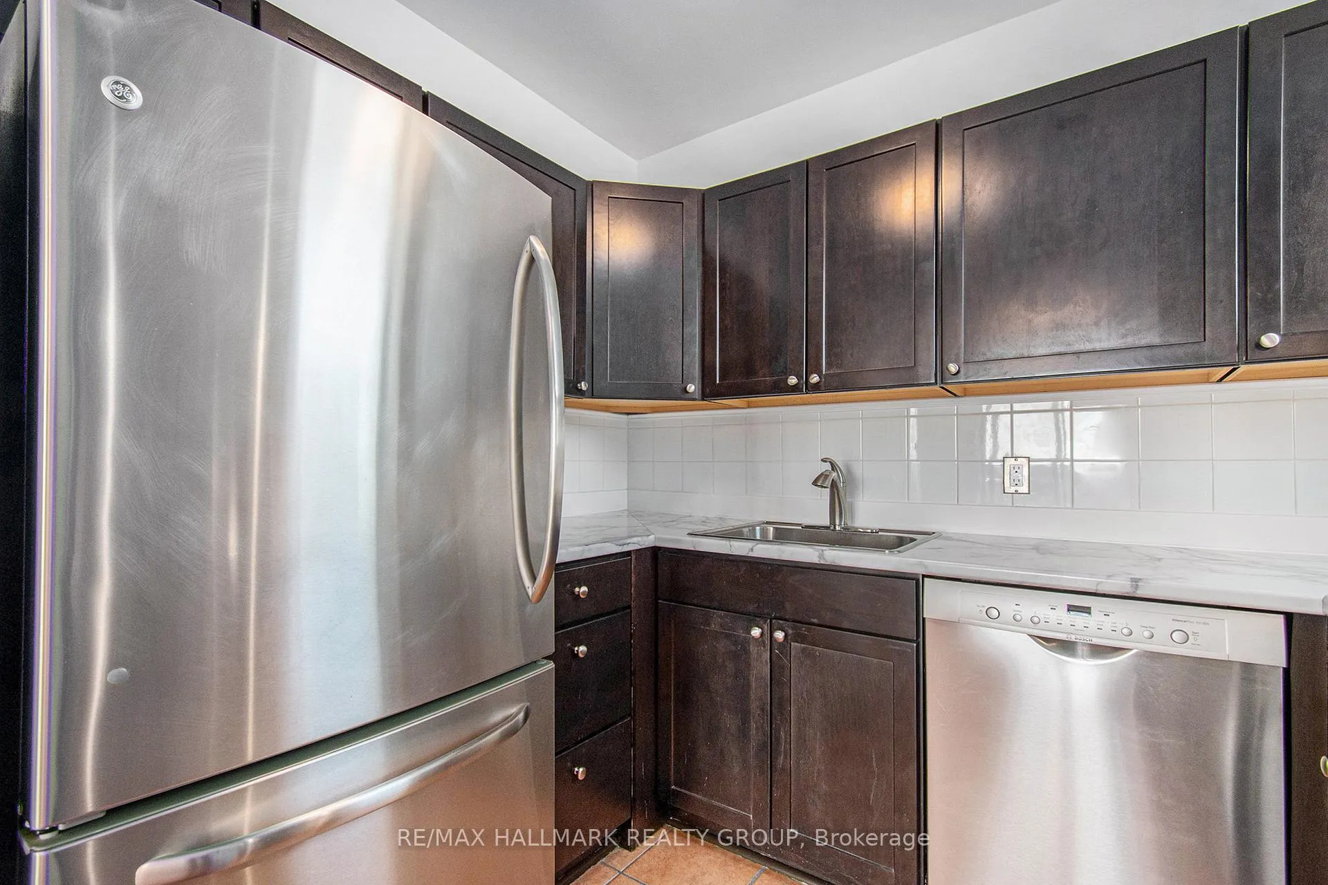 Photo 8 of Unit 304, 1440 Heron Road, Ottawa, Heron Gate — HOMEH