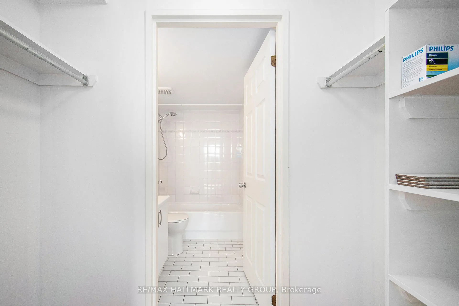 Photo 14 of Unit 304, 1440 Heron Road, Ottawa, Heron Gate — HOMEH
