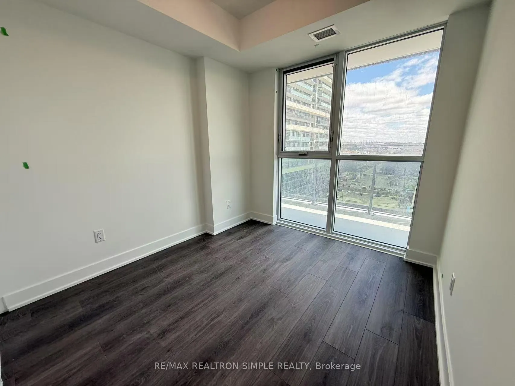 Photo 7 of Unit 818, 2545 Simcoe Street N, Oshawa, Windfields — HOMEH