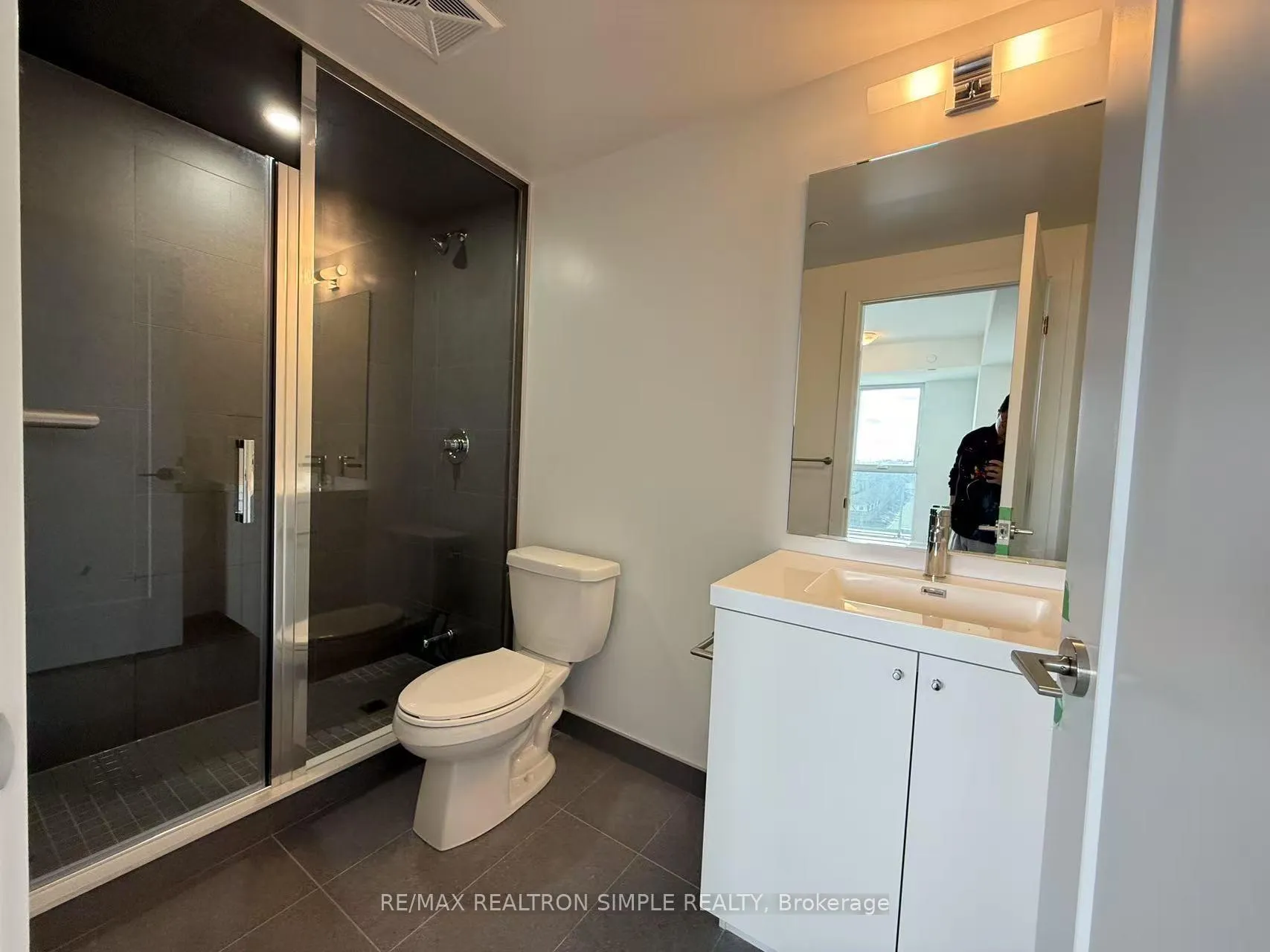 Photo 8 of Unit 818, 2545 Simcoe Street N, Oshawa, Windfields — HOMEH