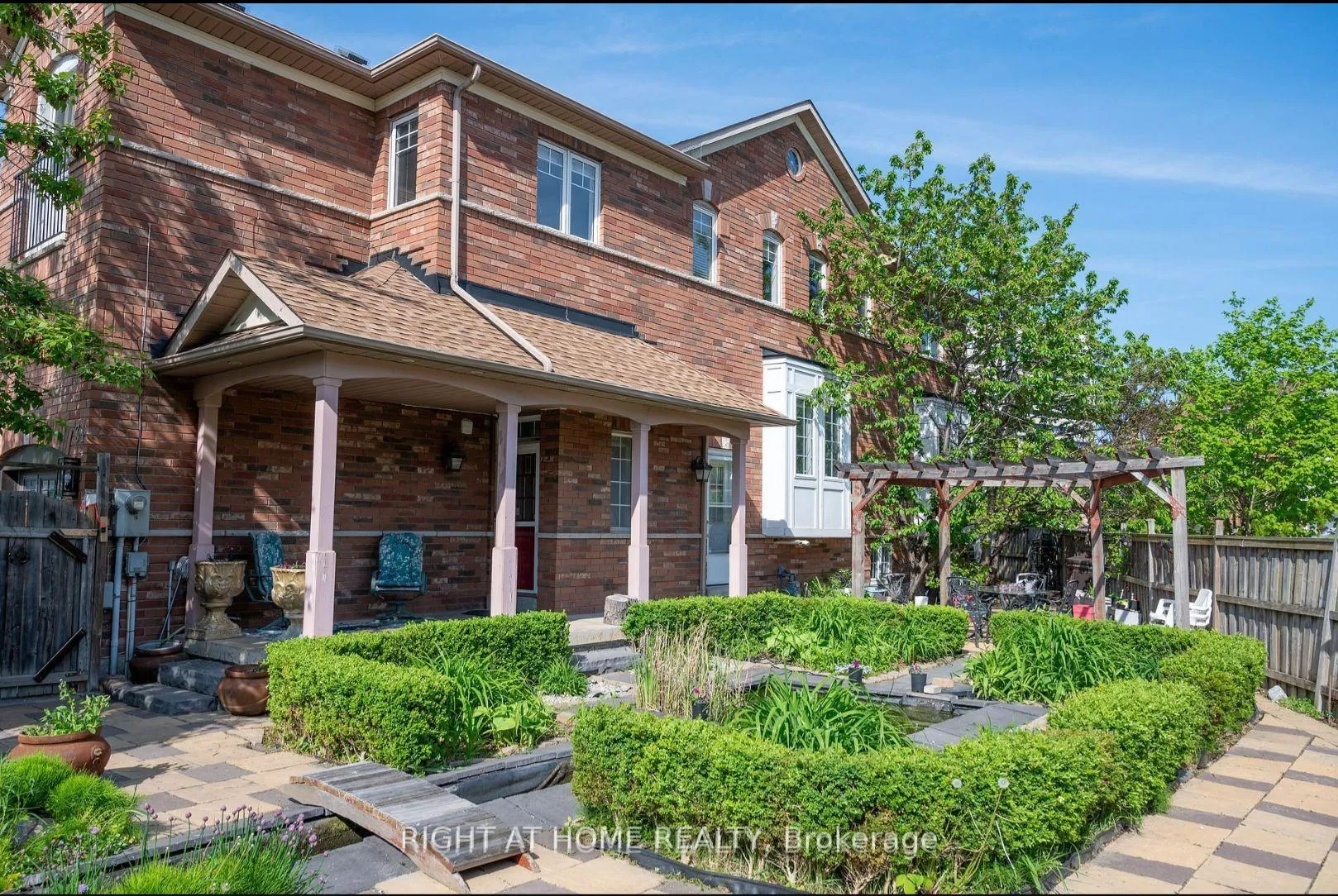 Photo 2 of 31 Ferrand Drive, Toronto, Flemingdon Park — HOMEH