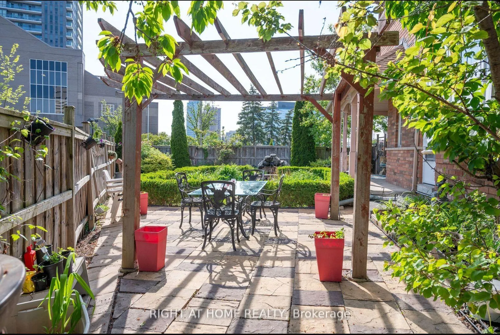 Photo 7 of 31 Ferrand Drive, Toronto, Flemingdon Park — HOMEH