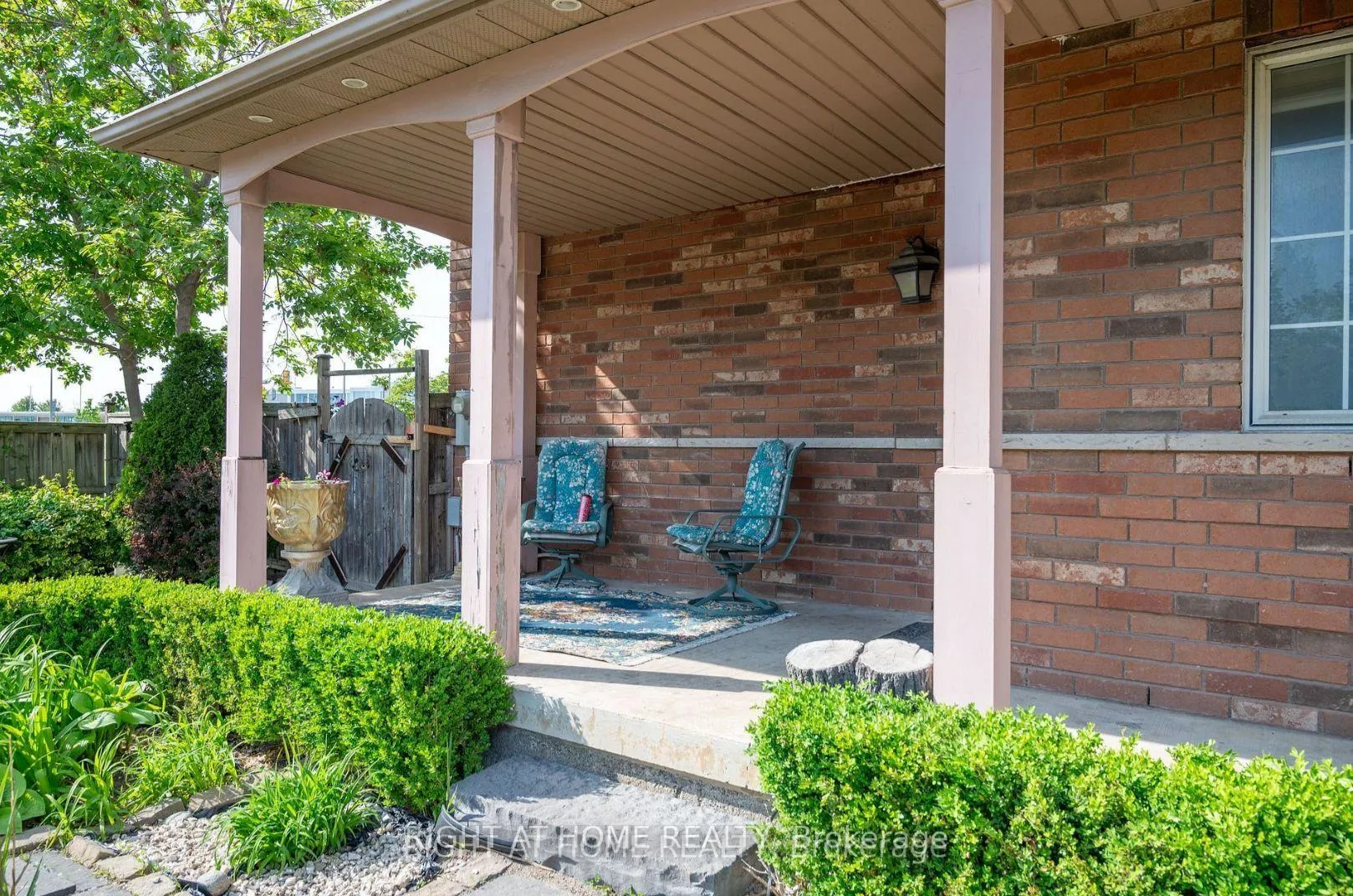 Photo 8 of 31 Ferrand Drive, Toronto, Flemingdon Park — HOMEH