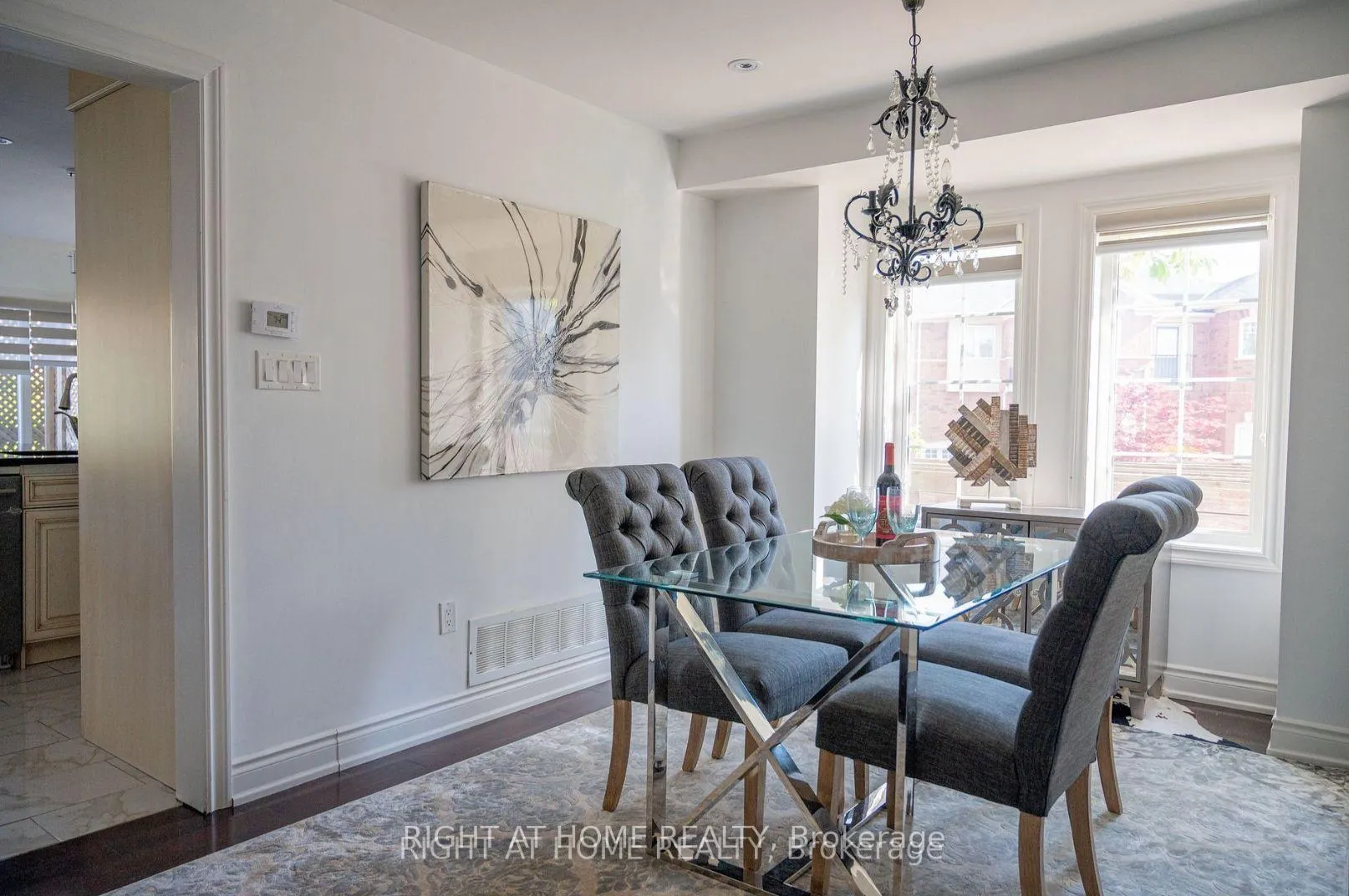 Photo 11 of 31 Ferrand Drive, Toronto, Flemingdon Park — HOMEH