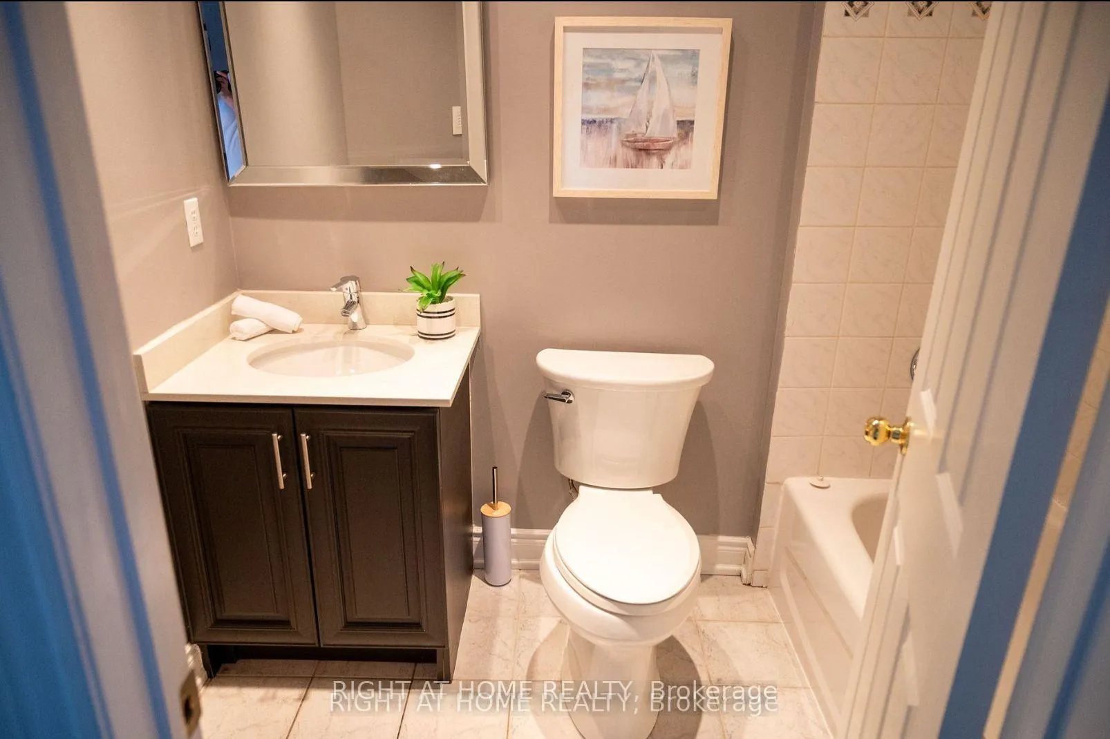 Photo 30 of 31 Ferrand Drive, Toronto, Flemingdon Park — HOMEH