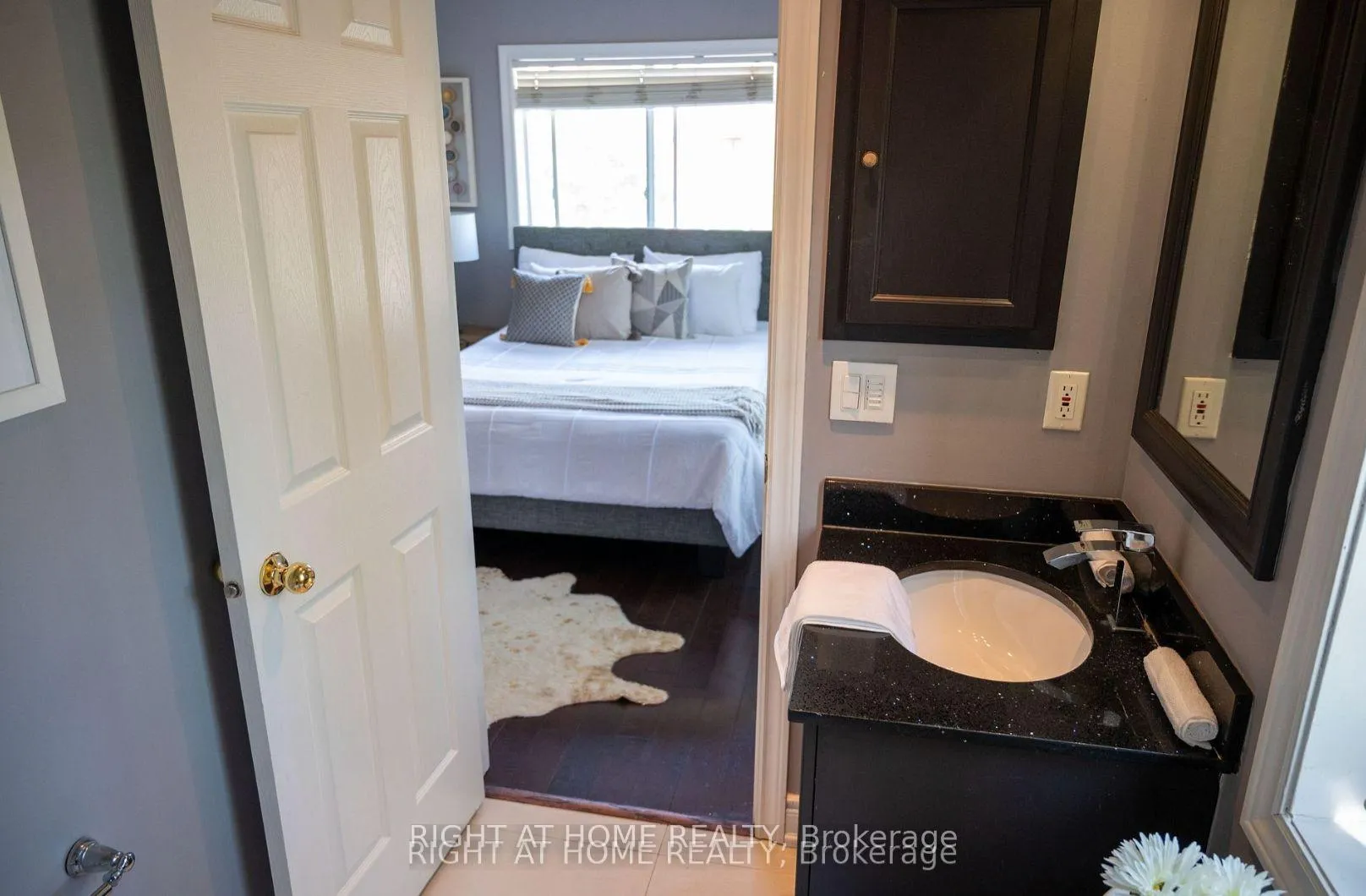 Photo 35 of 31 Ferrand Drive, Toronto, Flemingdon Park — HOMEH