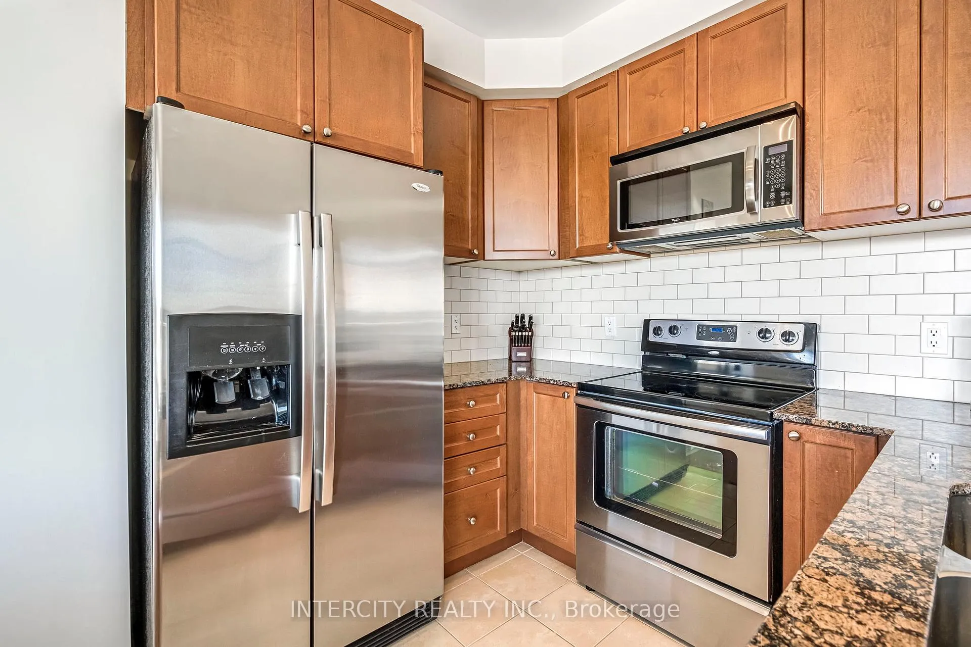 Photo 4 of Unit 1007, 699 Aberdeen Boulevard, Midland — HOMEH