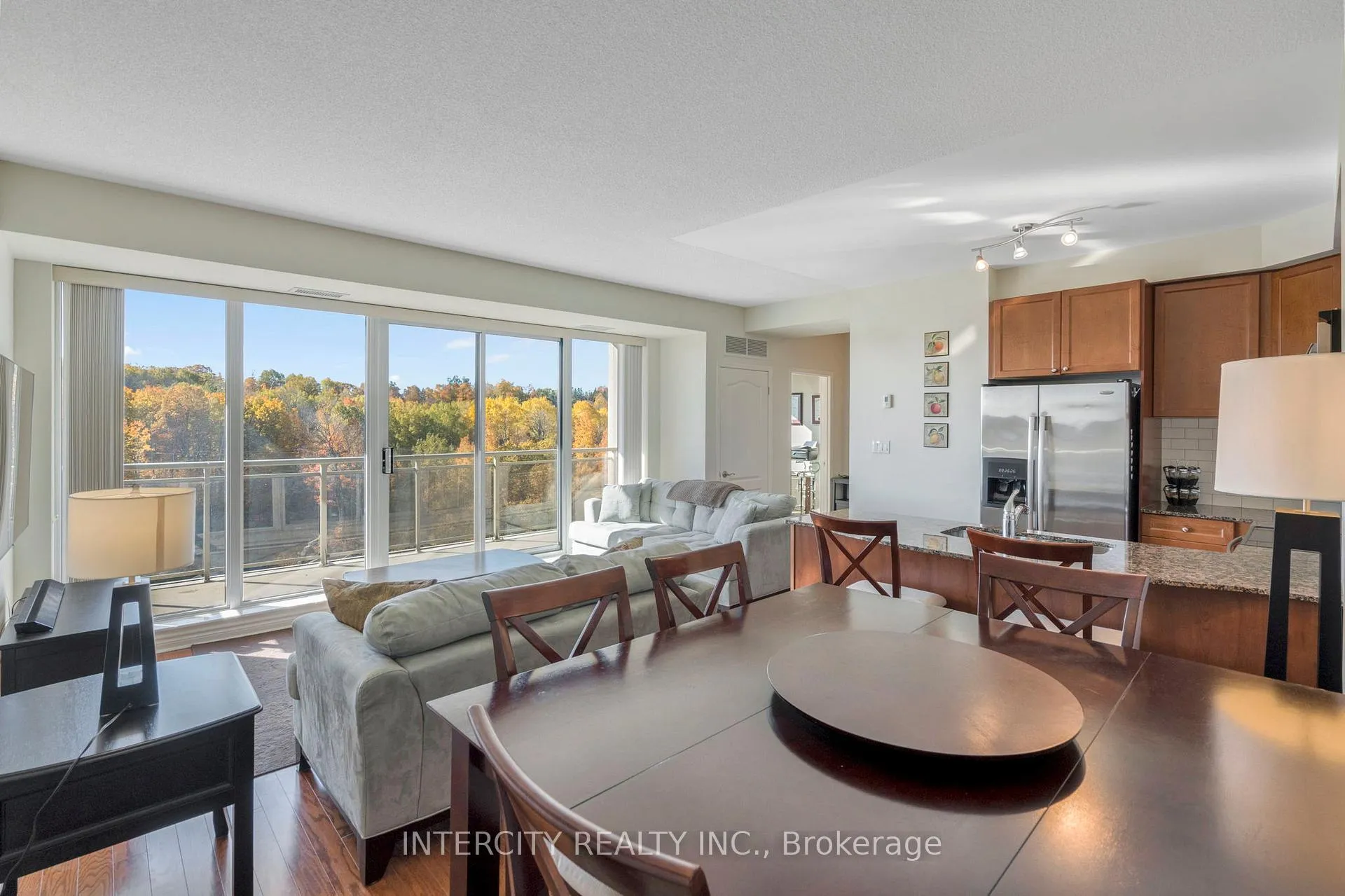 Photo 7 of Unit 1007, 699 Aberdeen Boulevard, Midland — HOMEH