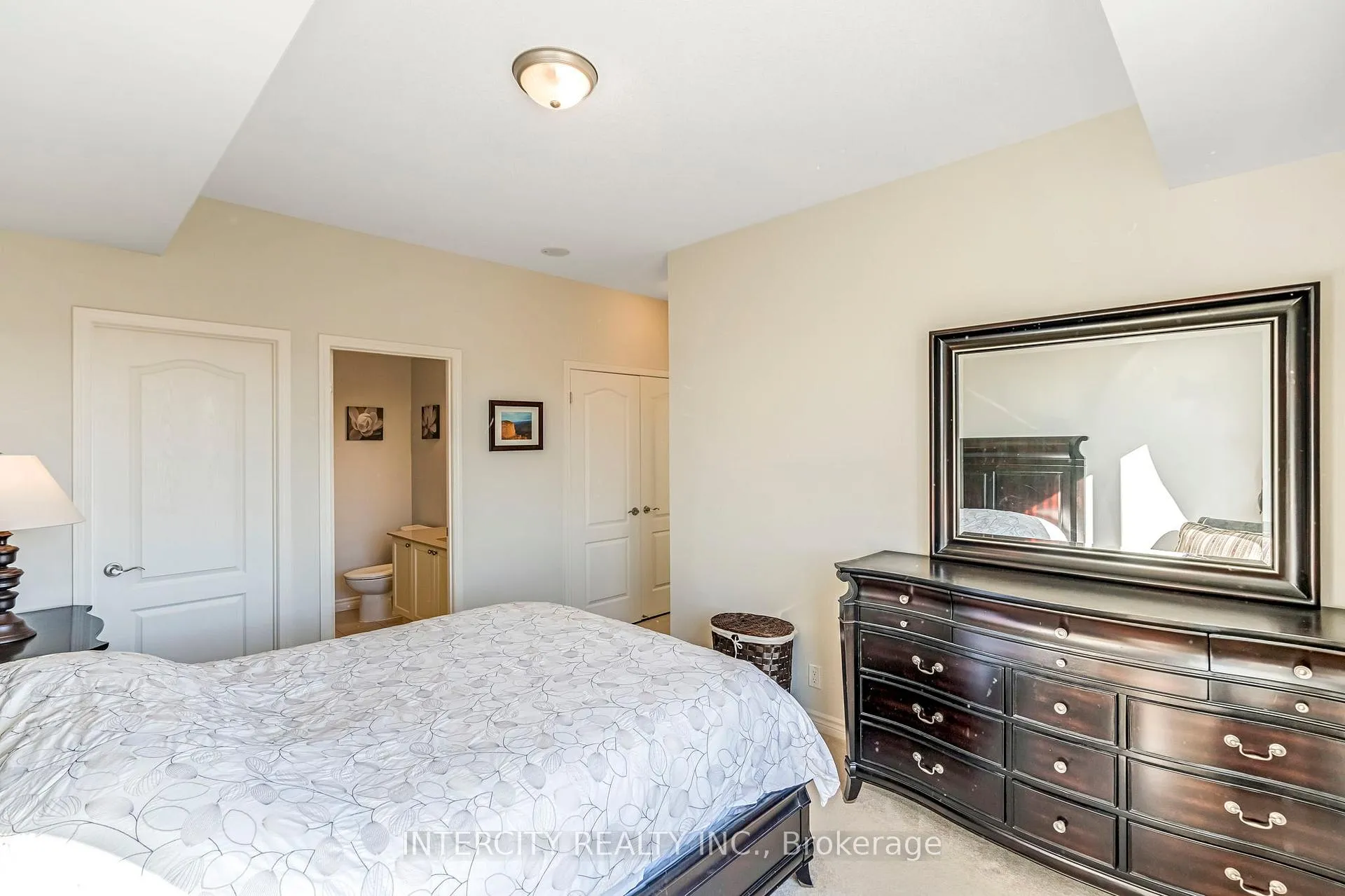 Photo 11 of Unit 1007, 699 Aberdeen Boulevard, Midland — HOMEH