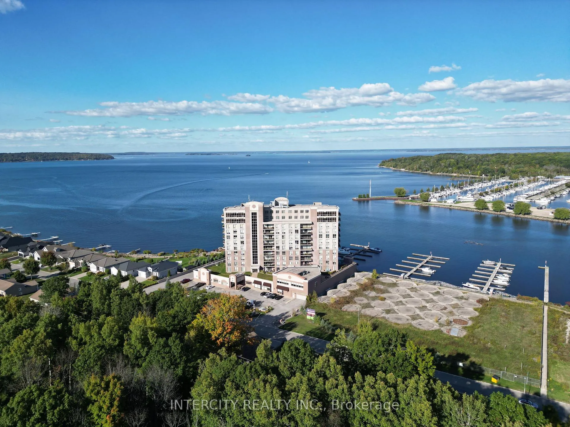Photo 21 of Unit 1007, 699 Aberdeen Boulevard, Midland — HOMEH