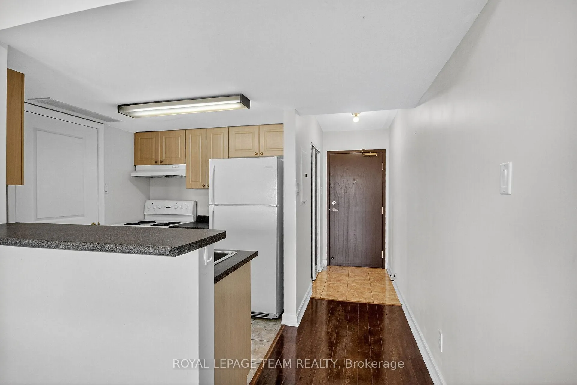 Photo 7 of Unit 7J, 310 Central Park Drive, Ottawa, Central Park — HOMEH