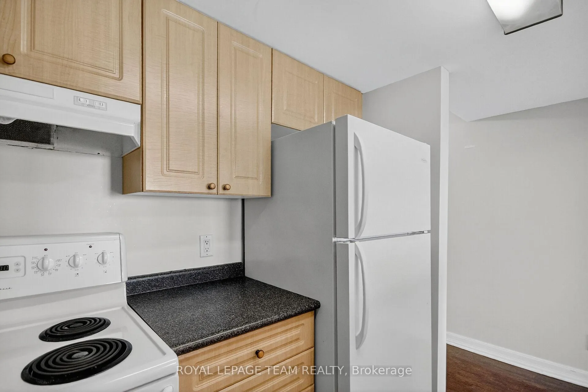 Photo 10 of Unit 7J, 310 Central Park Drive, Ottawa, Central Park — HOMEH
