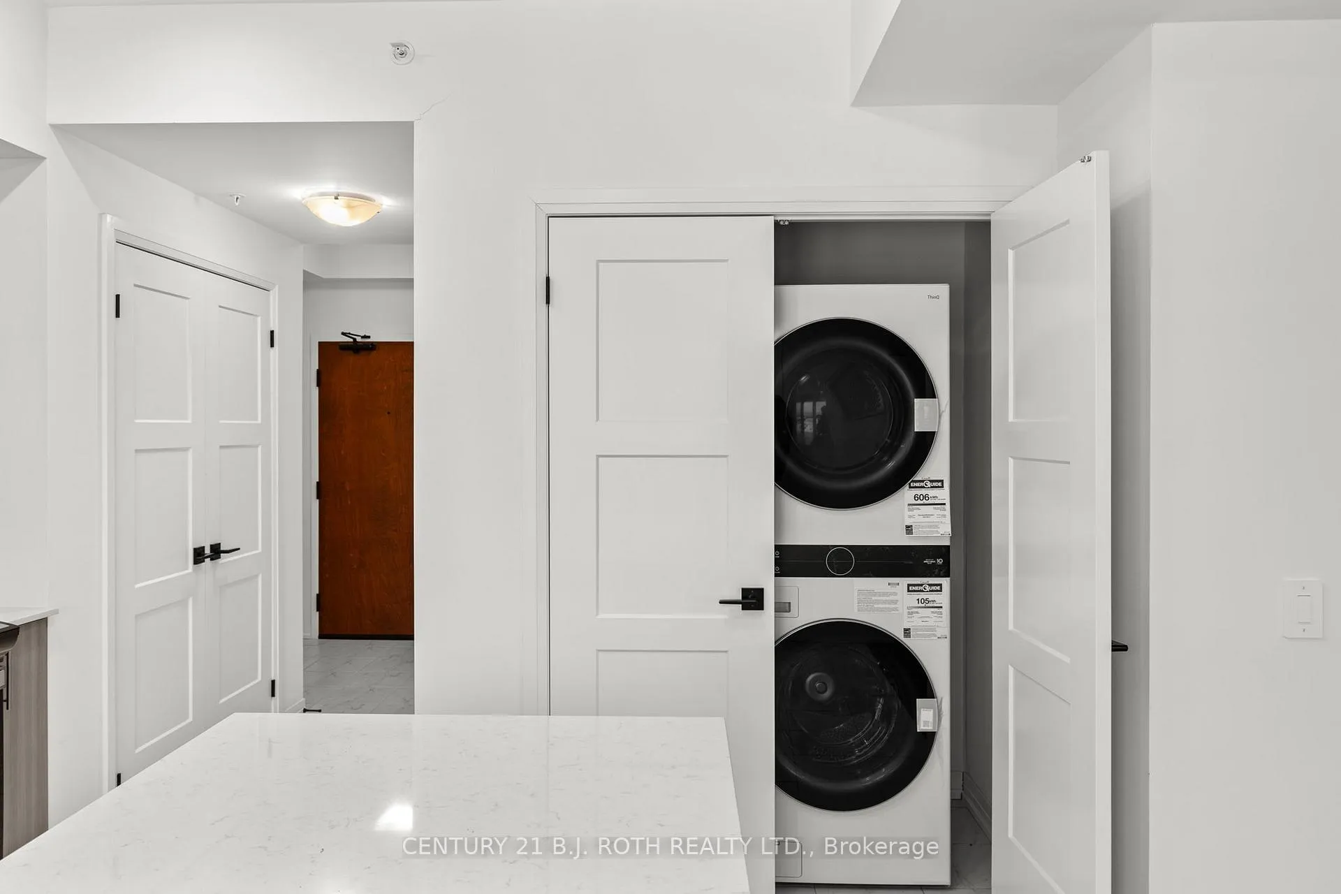 Photo 5 of Unit 616, 15 Kneeshaw Drive, Barrie, Rural Barrie Southeast — HOMEH