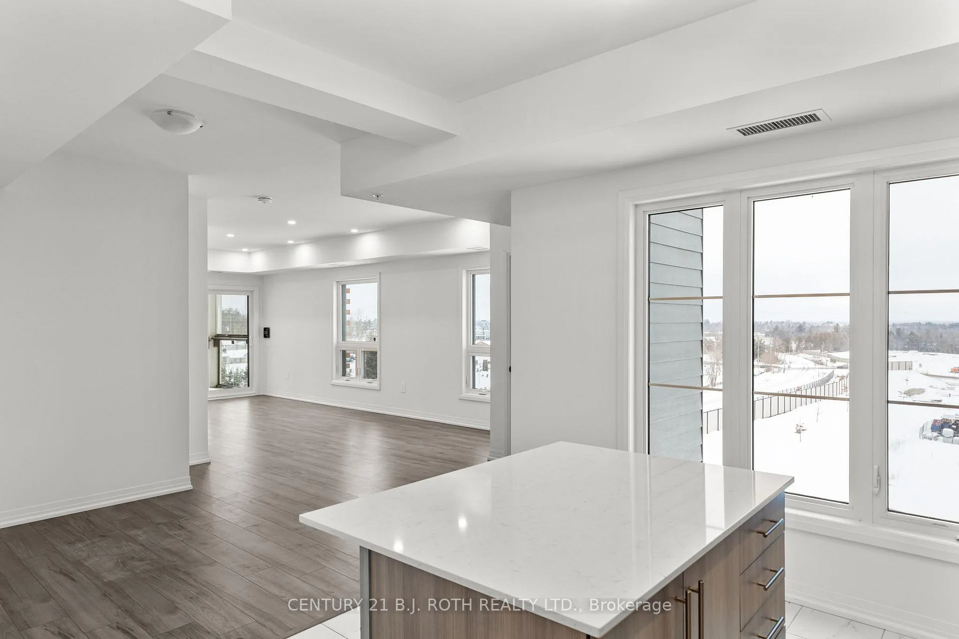 Photo 7 of Unit 616, 15 Kneeshaw Drive, Barrie, Rural Barrie Southeast — HOMEH