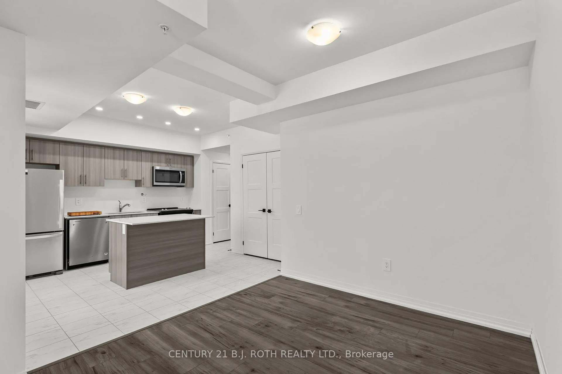Photo 12 of Unit 616, 15 Kneeshaw Drive, Barrie, Rural Barrie Southeast — HOMEH
