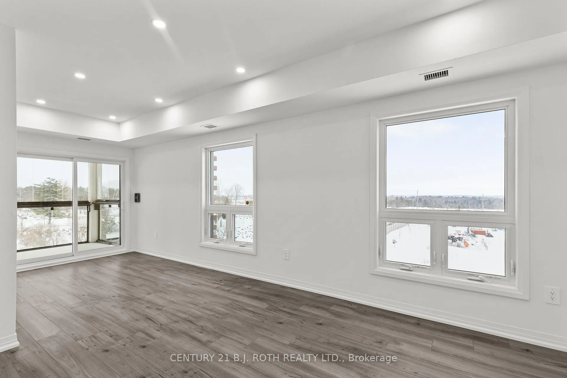 Photo 16 of Unit 616, 15 Kneeshaw Drive, Barrie, Rural Barrie Southeast — HOMEH