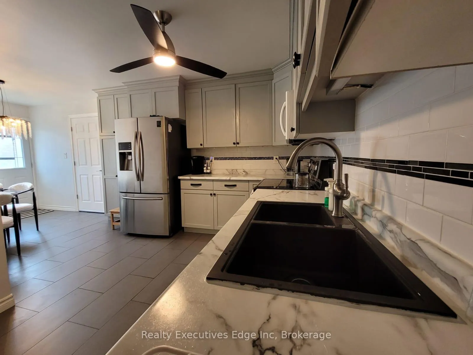 Photo 13 of 304 Westwood Drive, Kitchener — HOMEH
