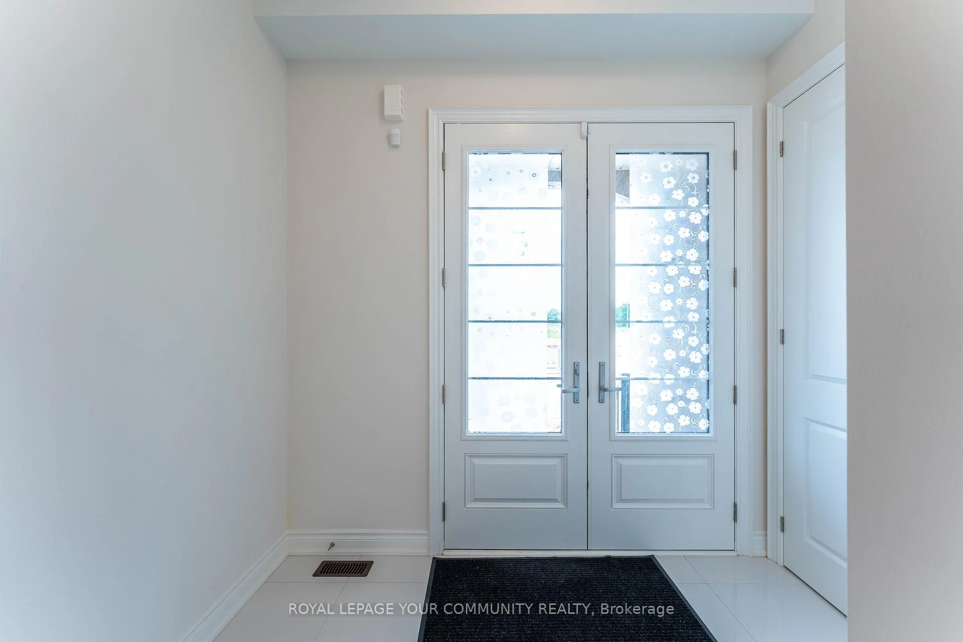 Photo 4 of 2935 Titanium Trail, Pickering, Rural Pickering — HOMEH