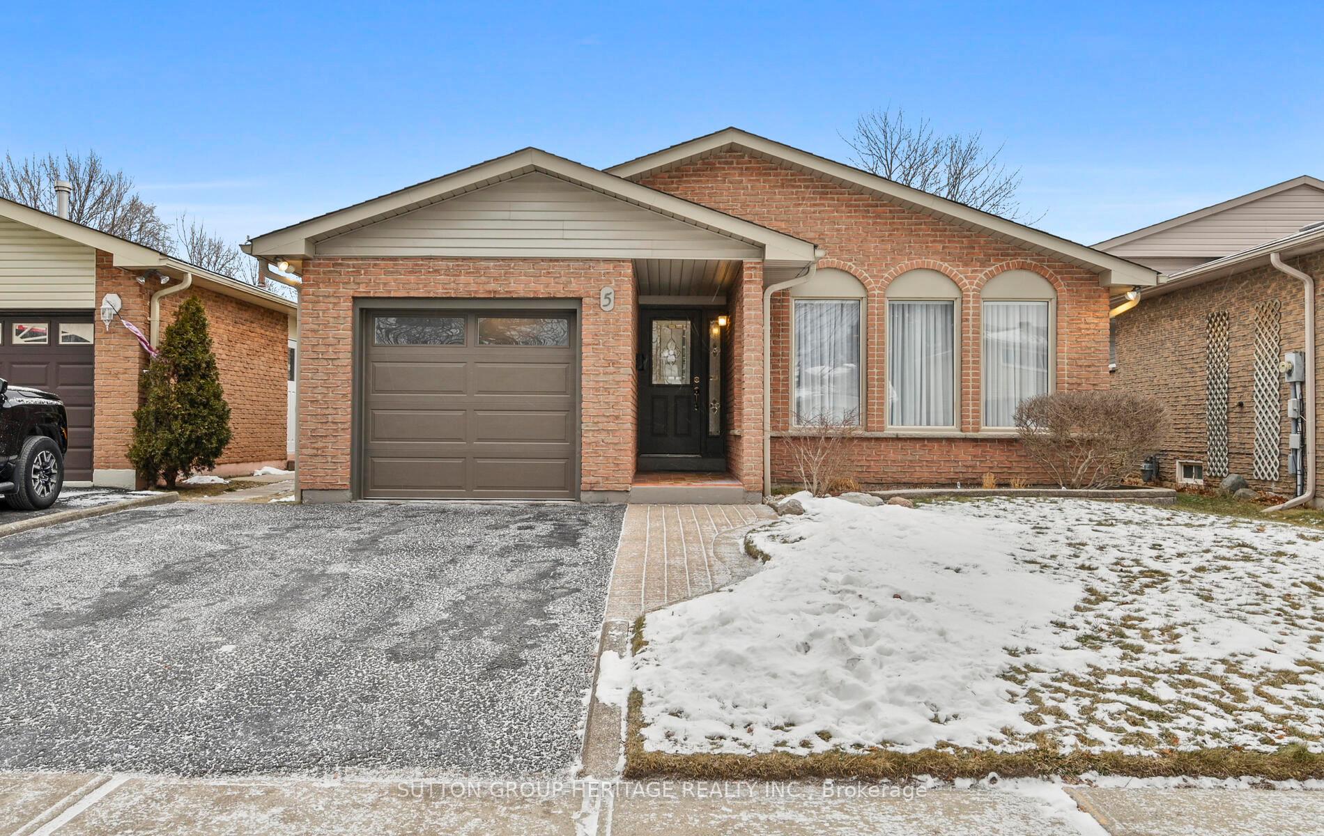 Photo 1 of 5 Swanston Crescent, Ajax, South West — HOMEH