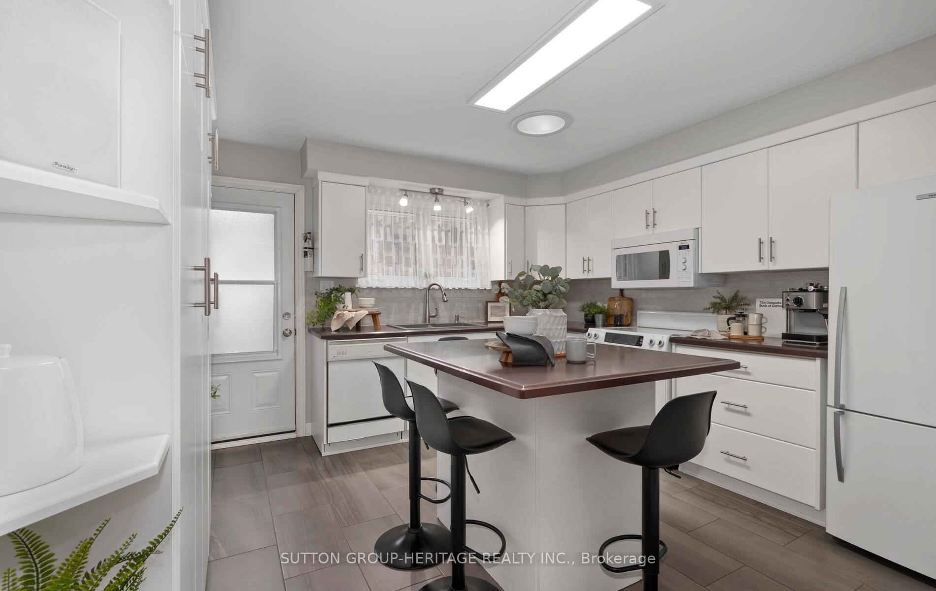 Photo 9 of 5 Swanston Crescent, Ajax, South West — HOMEH