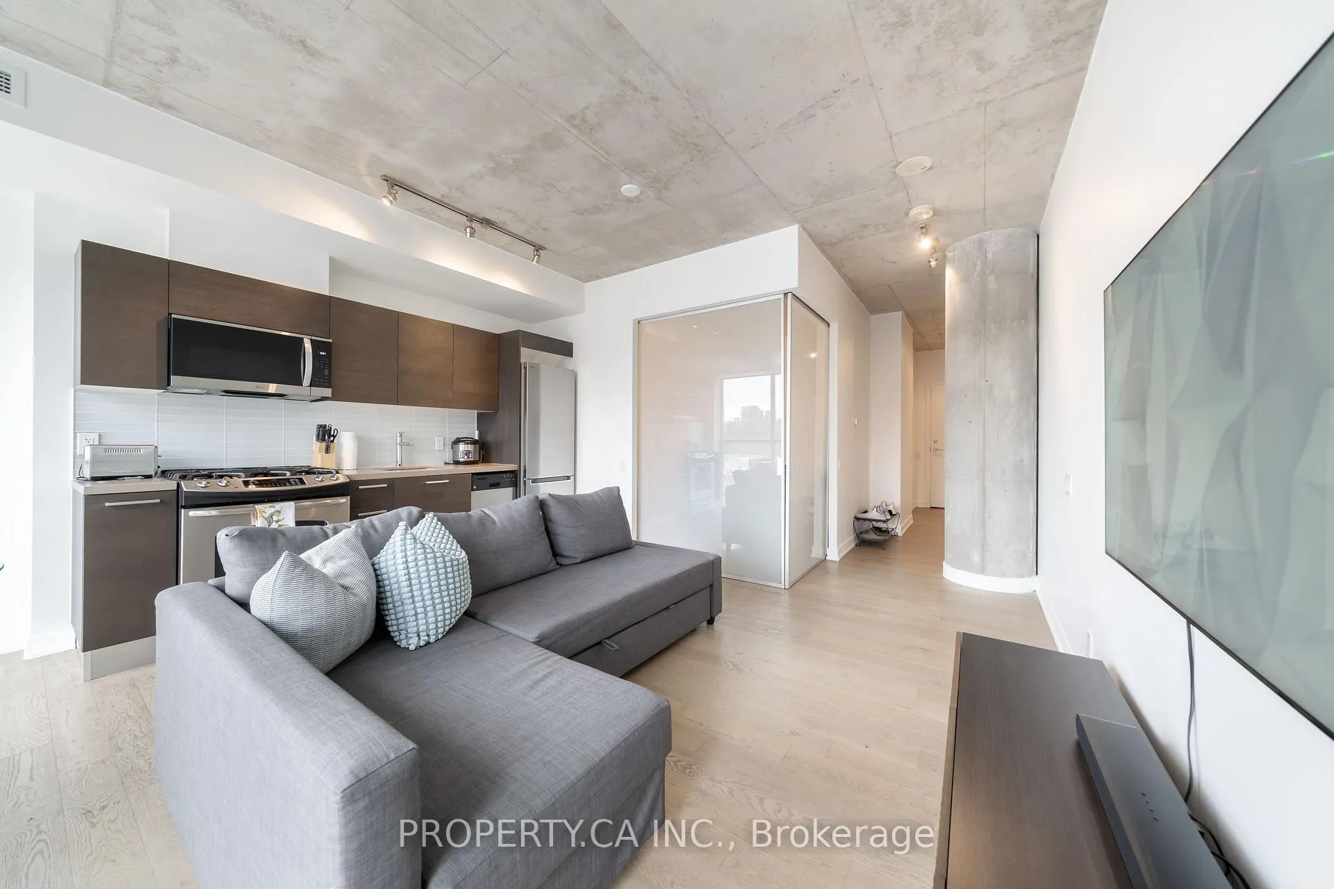 Photo 2 of Unit 408, 318 King Street E, Toronto, Moss Park — HOMEH