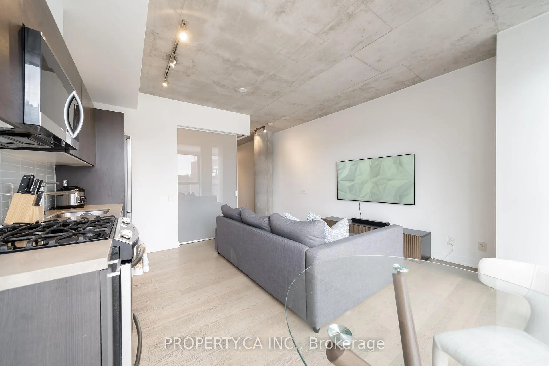Photo 4 of Unit 408, 318 King Street E, Toronto, Moss Park — HOMEH