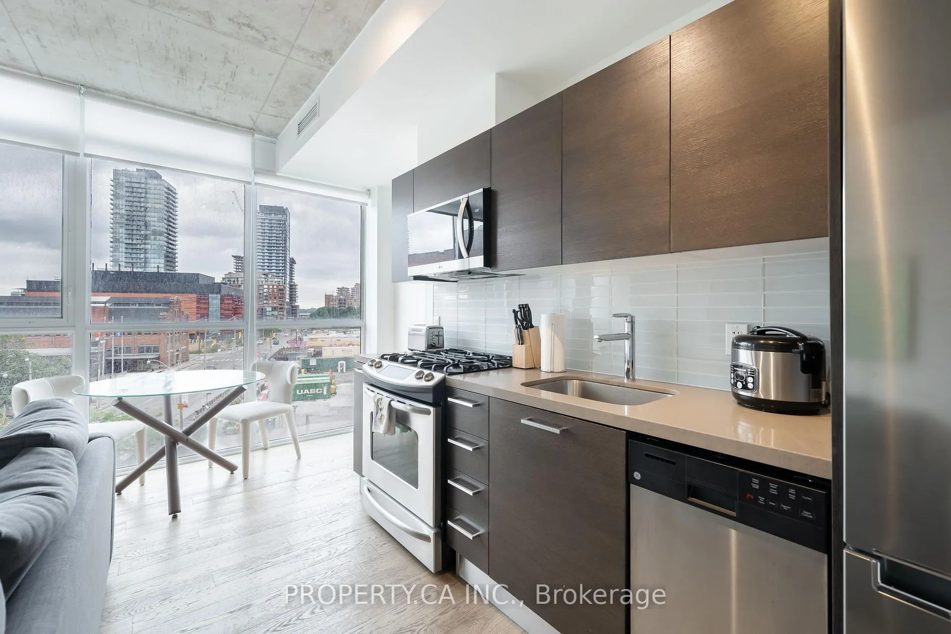 Photo 7 of Unit 408, 318 King Street E, Toronto, Moss Park — HOMEH