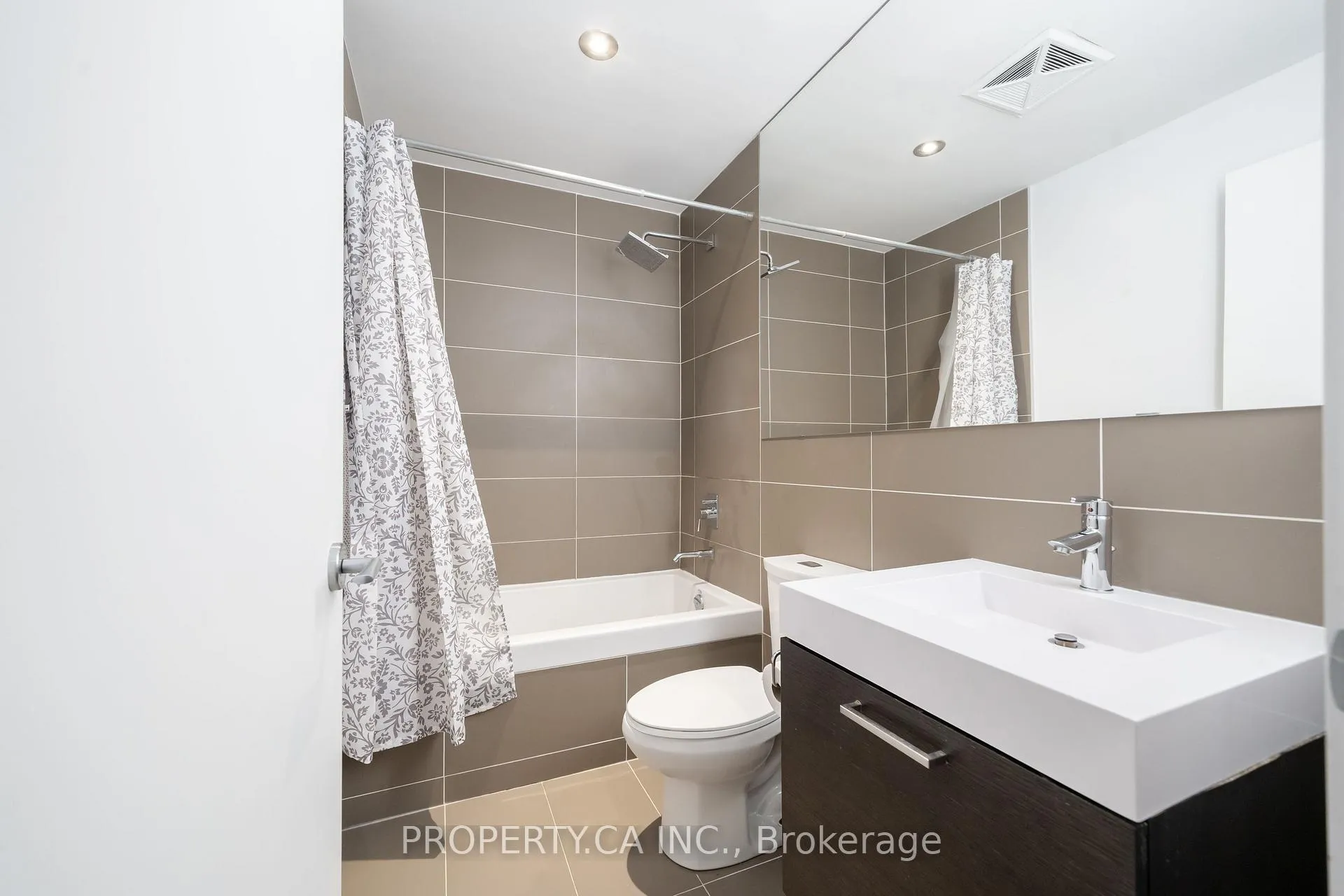 Photo 17 of Unit 408, 318 King Street E, Toronto, Moss Park — HOMEH