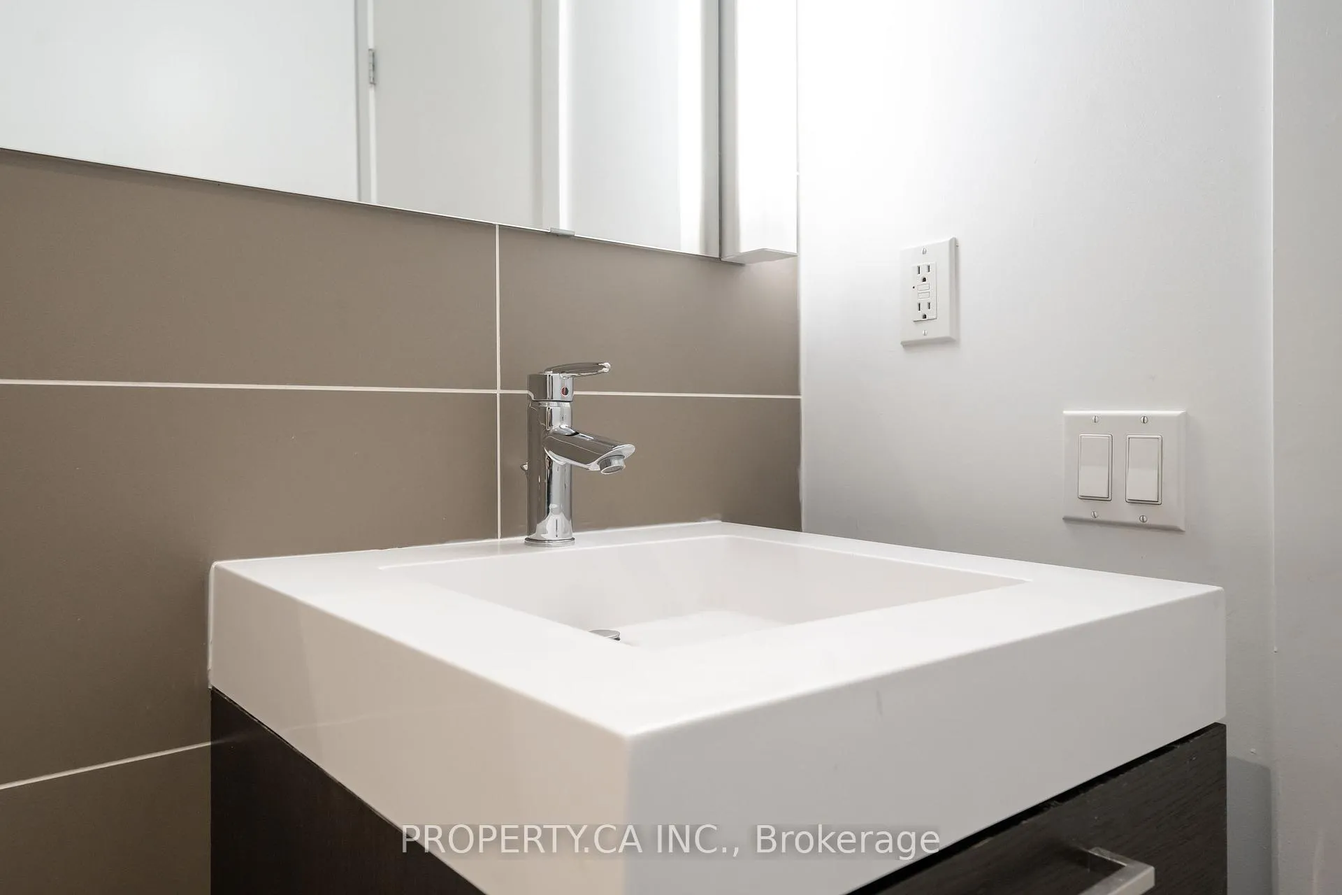 Photo 18 of Unit 408, 318 King Street E, Toronto, Moss Park — HOMEH