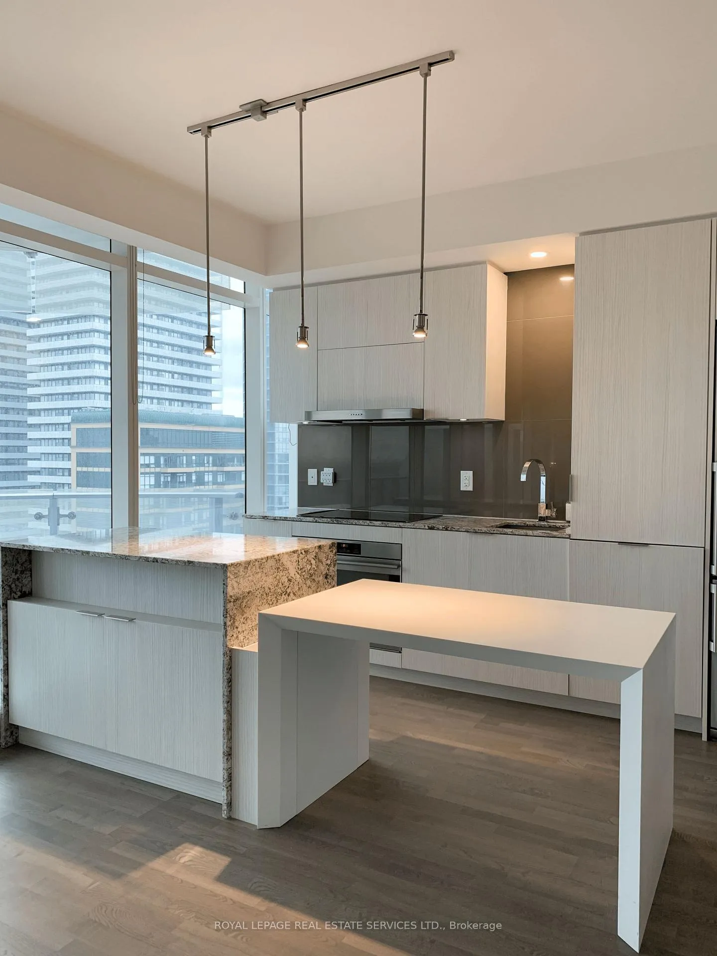 Photo 3 of Unit 2903, 1 Bloor Street E, Toronto, Church-Yonge Corridor — HOMEH