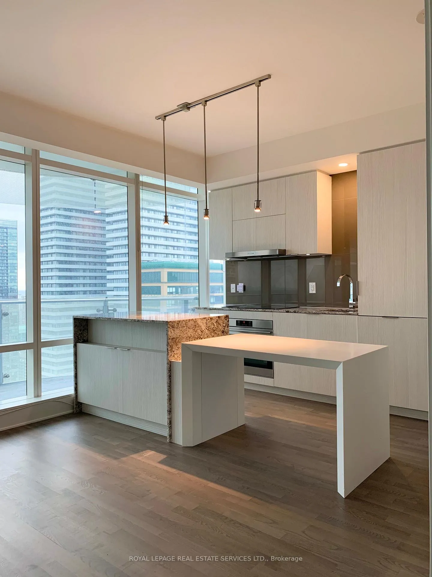 Photo 4 of Unit 2903, 1 Bloor Street E, Toronto, Church-Yonge Corridor — HOMEH