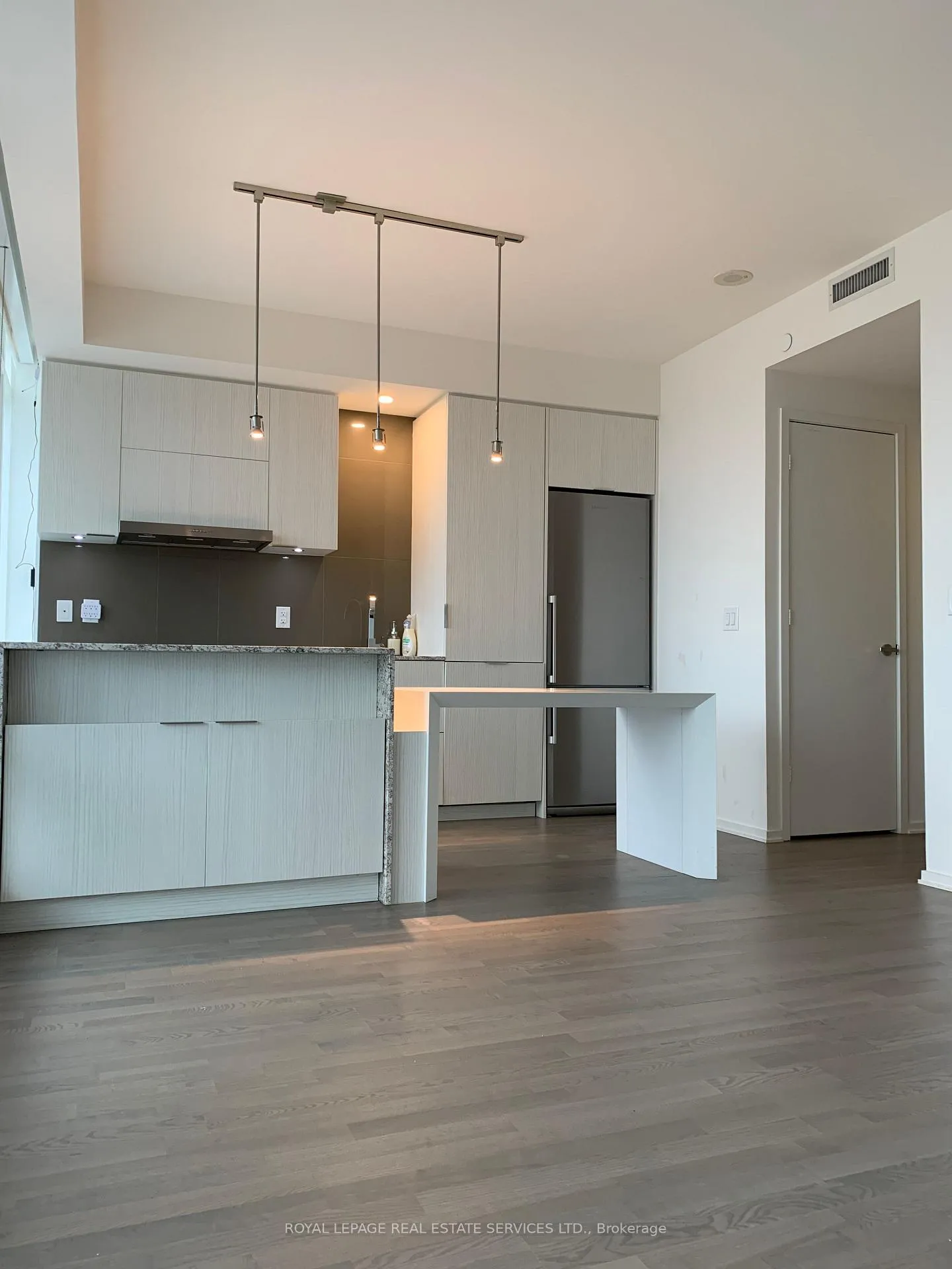 Photo 5 of Unit 2903, 1 Bloor Street E, Toronto, Church-Yonge Corridor — HOMEH