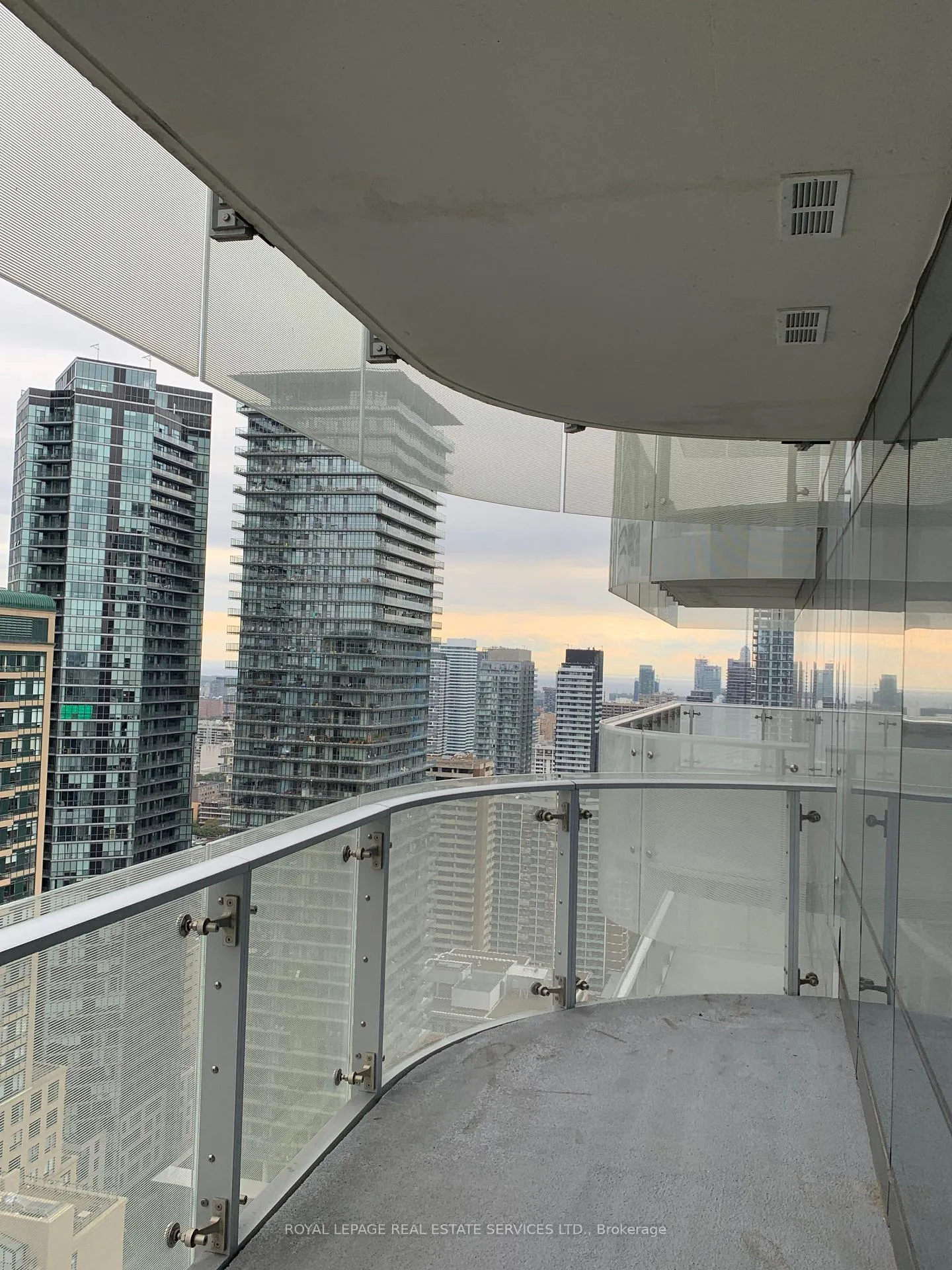 Photo 13 of Unit 2903, 1 Bloor Street E, Toronto, Church-Yonge Corridor — HOMEH