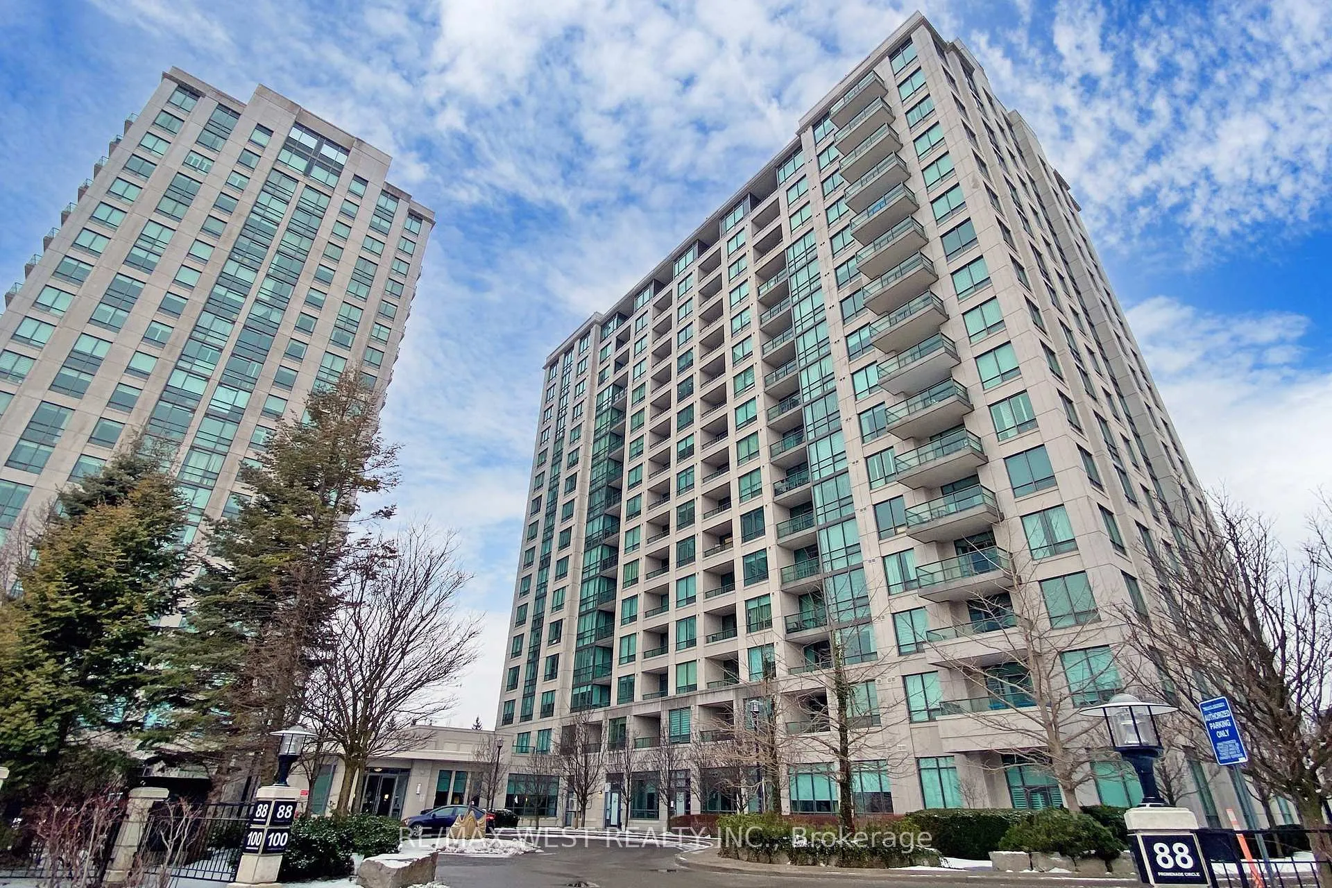 Front of Unit 1110, 100 Promenade Circle