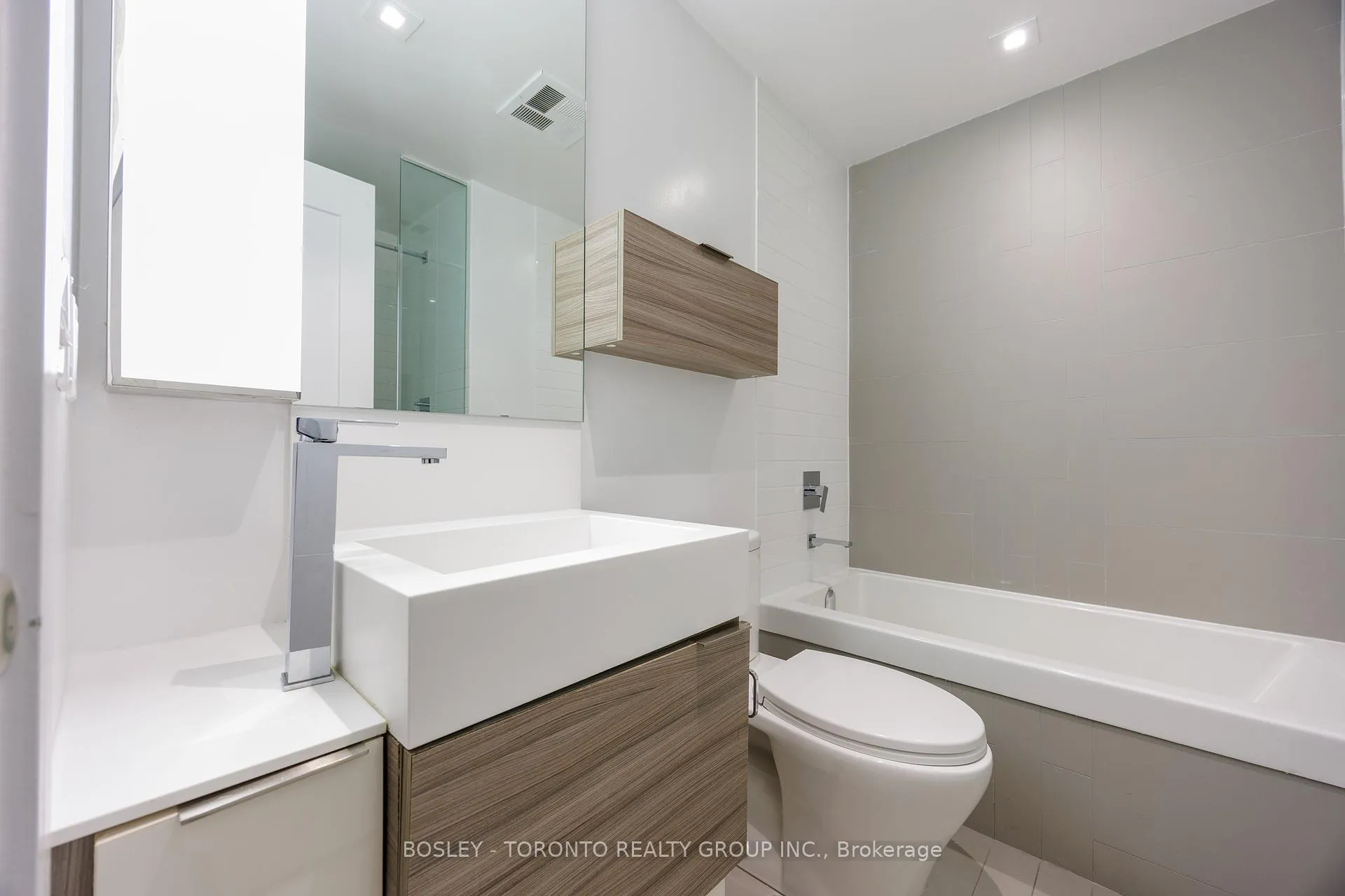 Photo 13 of Unit 208, 88 Scott Street, Toronto, Church-Yonge Corridor — HOMEH