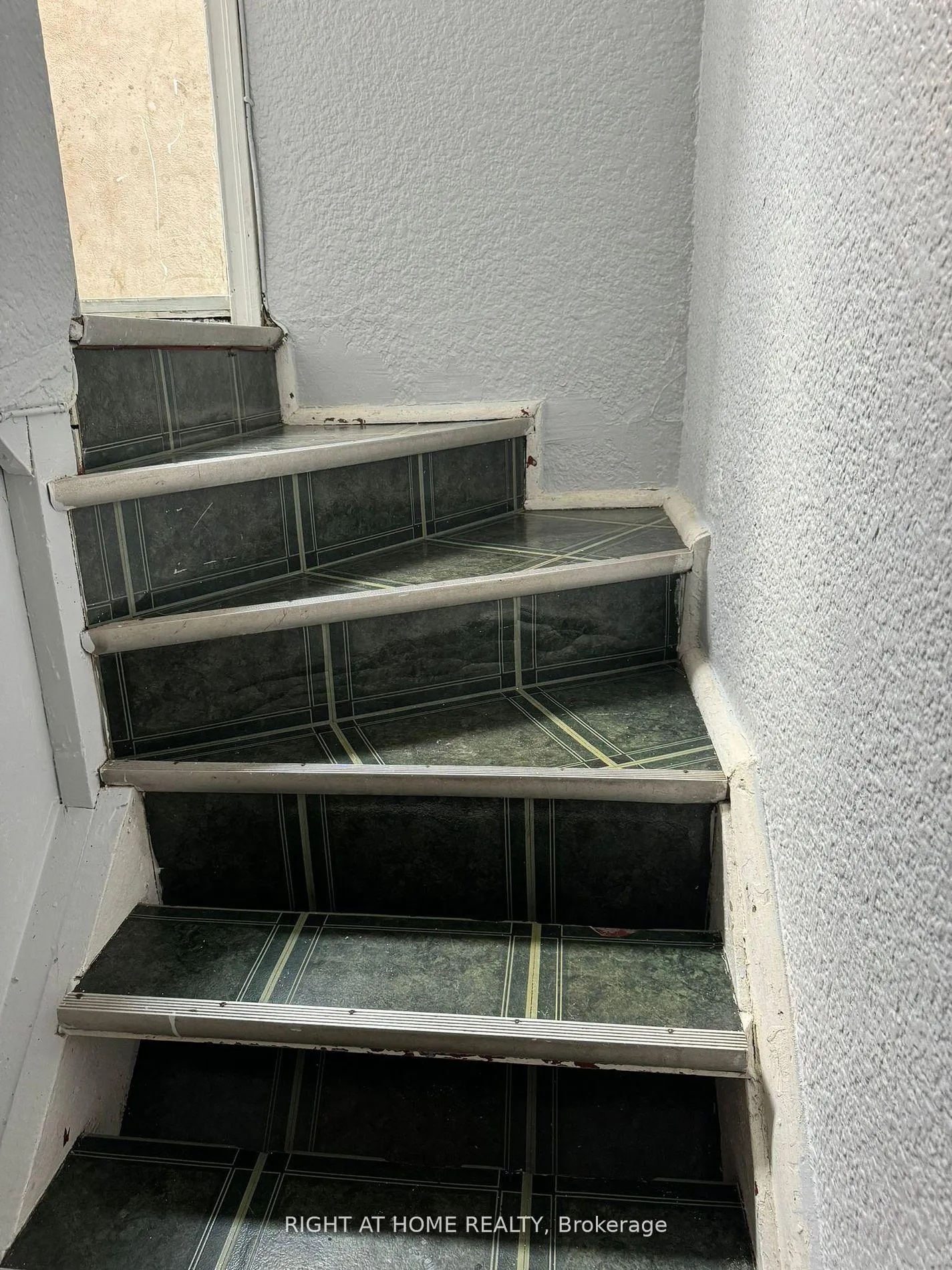 Photo 3 of Unit Basement, 591 O'connor Drive, Toronto, East York — HOMEH