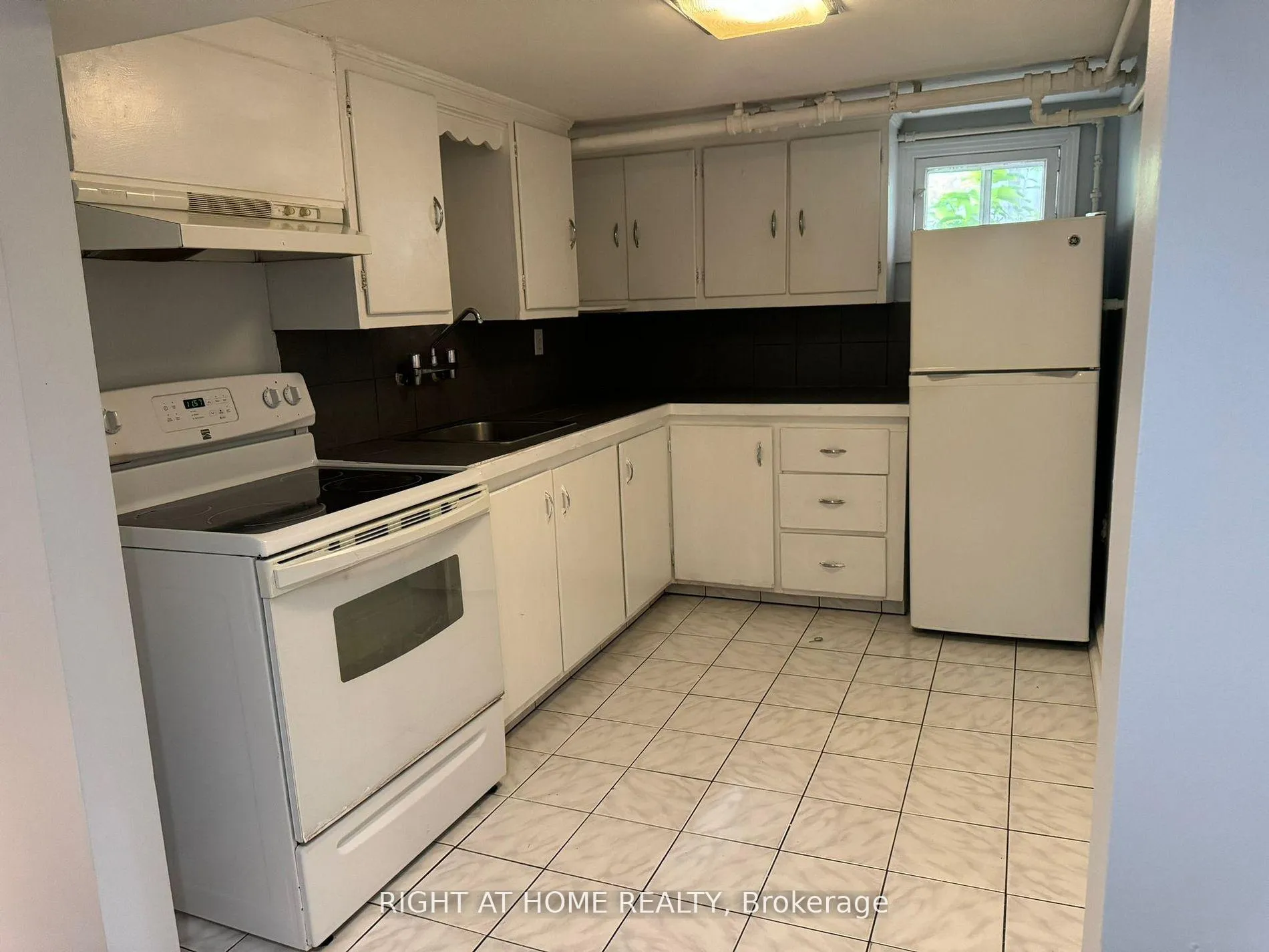 Photo 9 of Unit Basement, 591 O'connor Drive, Toronto, East York — HOMEH