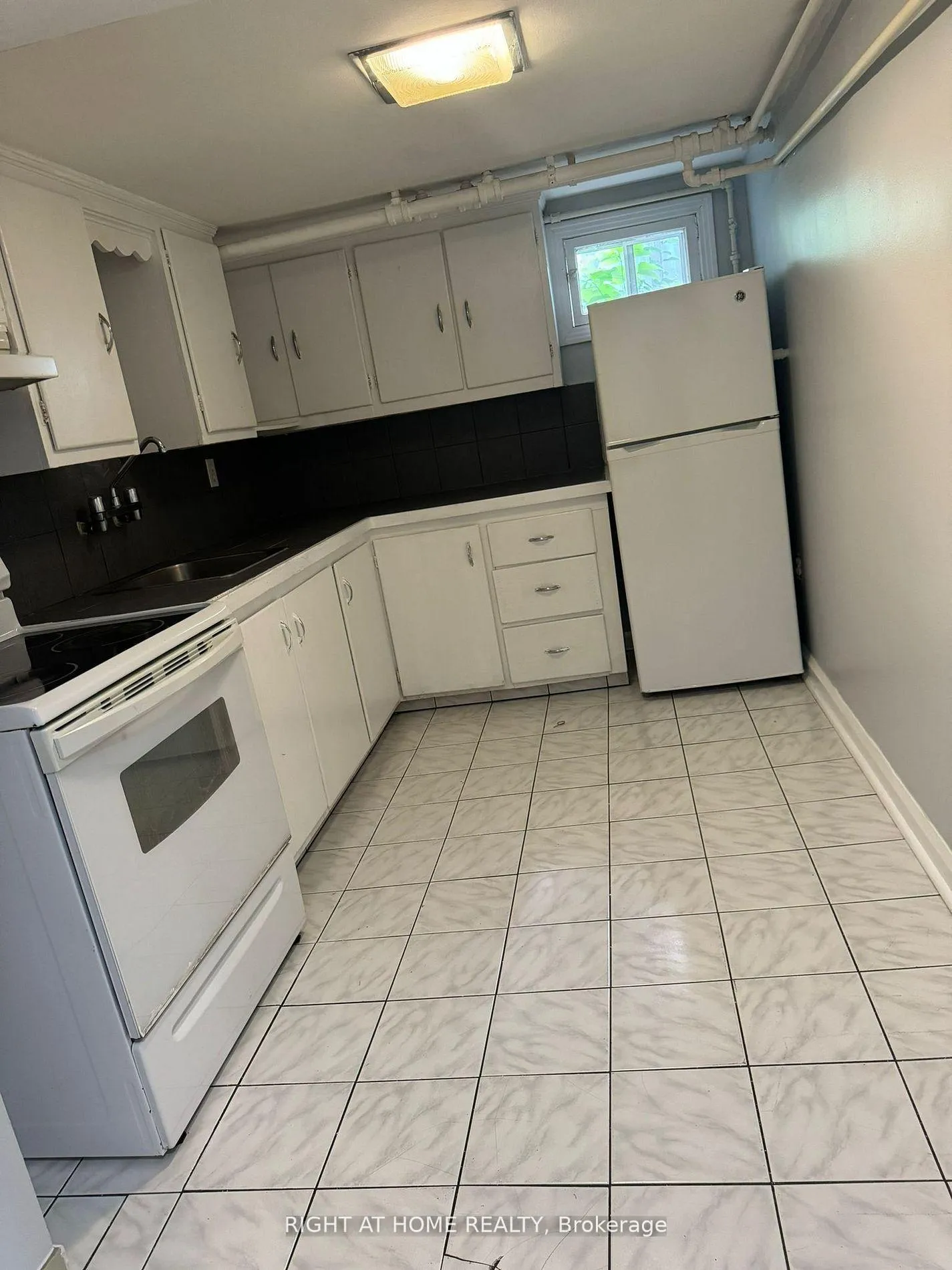 Photo 10 of Unit Basement, 591 O'connor Drive, Toronto, East York — HOMEH