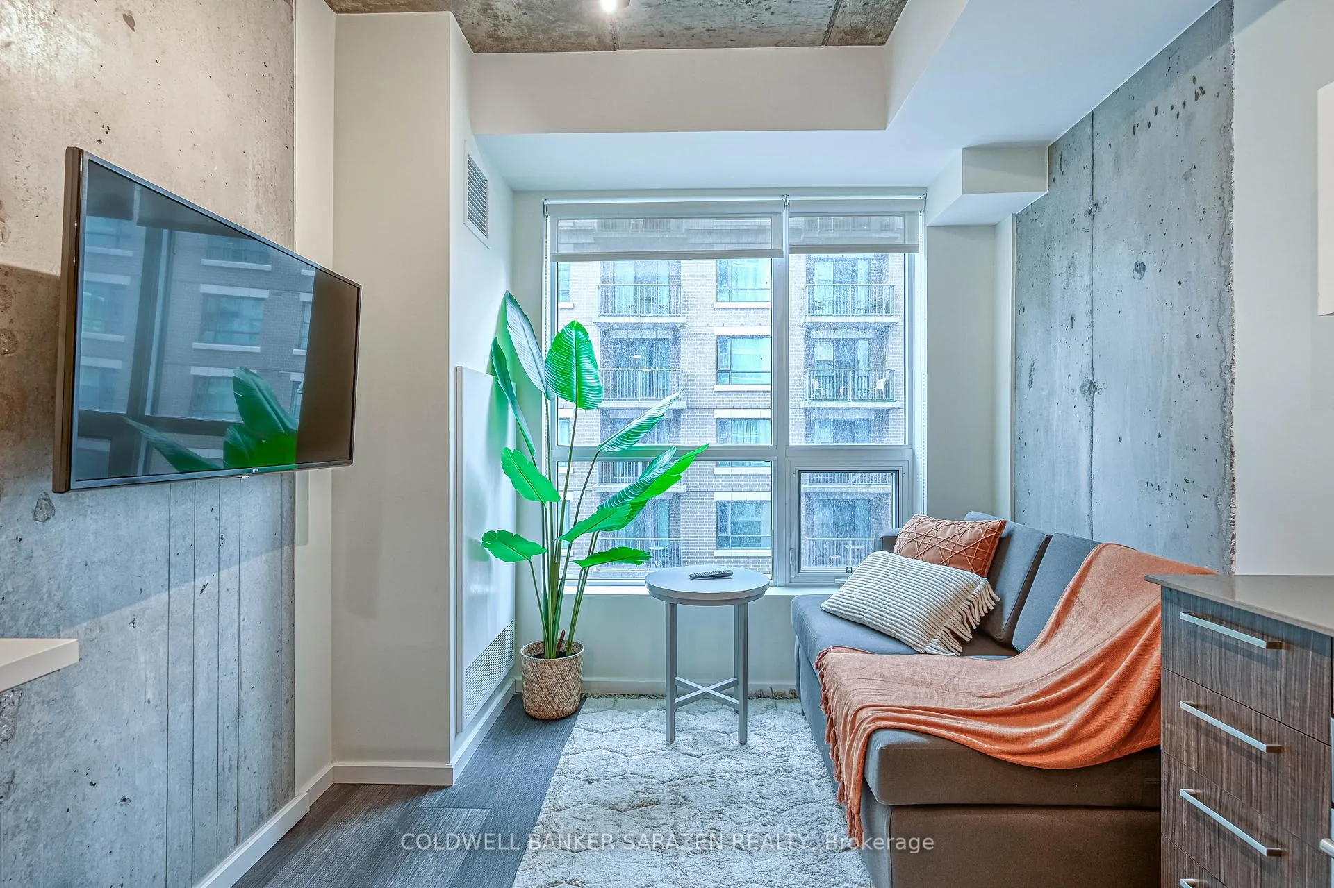 Photo 2 of Unit B607, 211 Besserer Street, Ottawa, Sandy Hill — HOMEH
