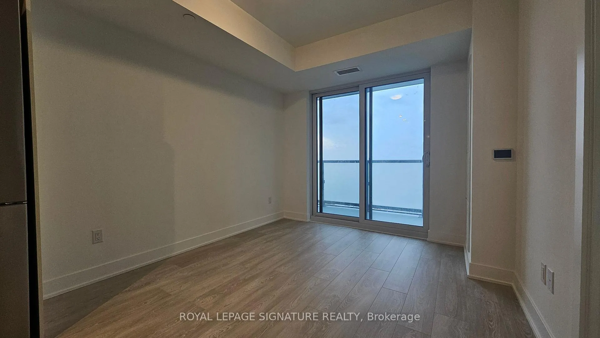 Photo 3 of Unit 811, 2545 Simcoe Street N, Oshawa, Windfields — HOMEH