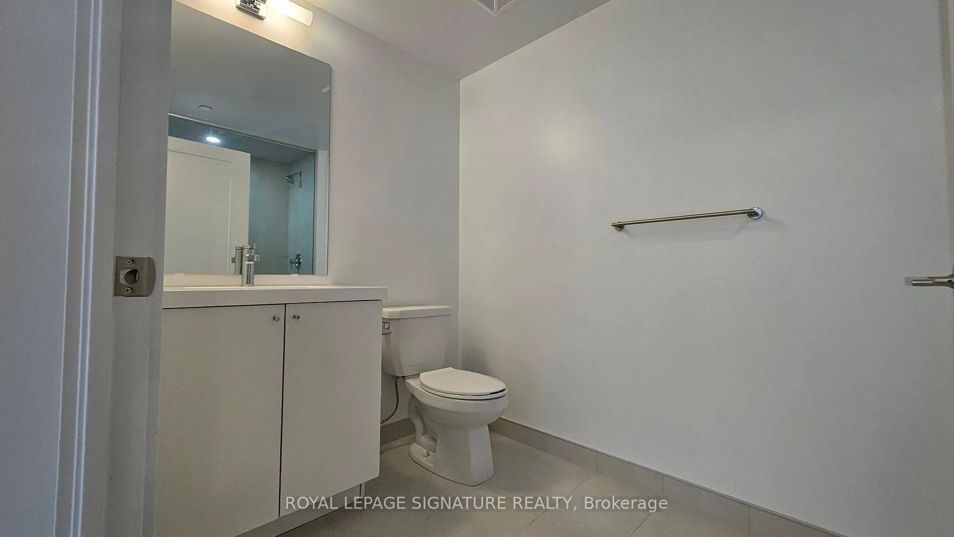 Photo 6 of Unit 811, 2545 Simcoe Street N, Oshawa, Windfields — HOMEH