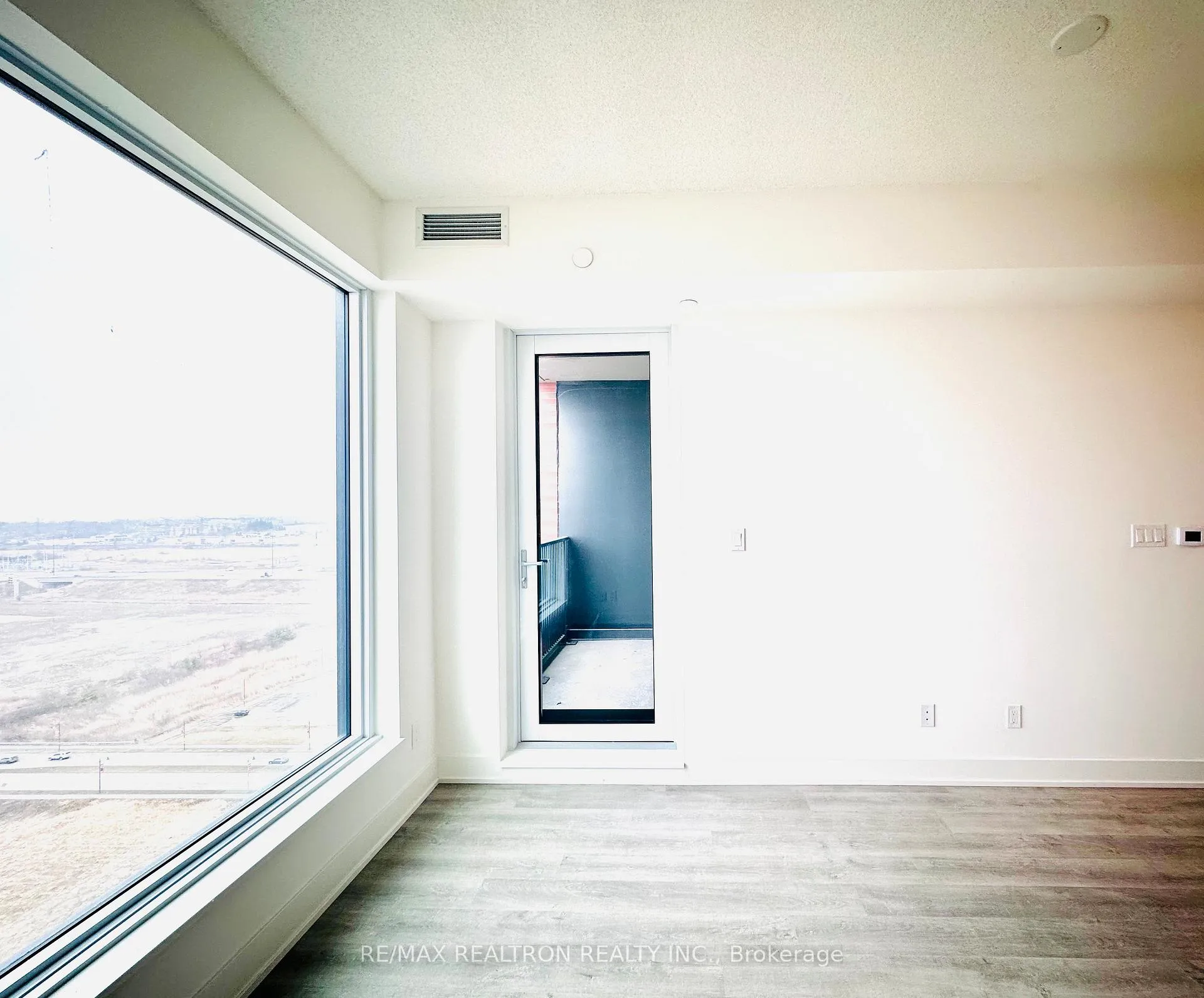 Photo 15 of Unit 2206, 38 Andre De Grasse Street, Markham, Unionville — HOMEH
