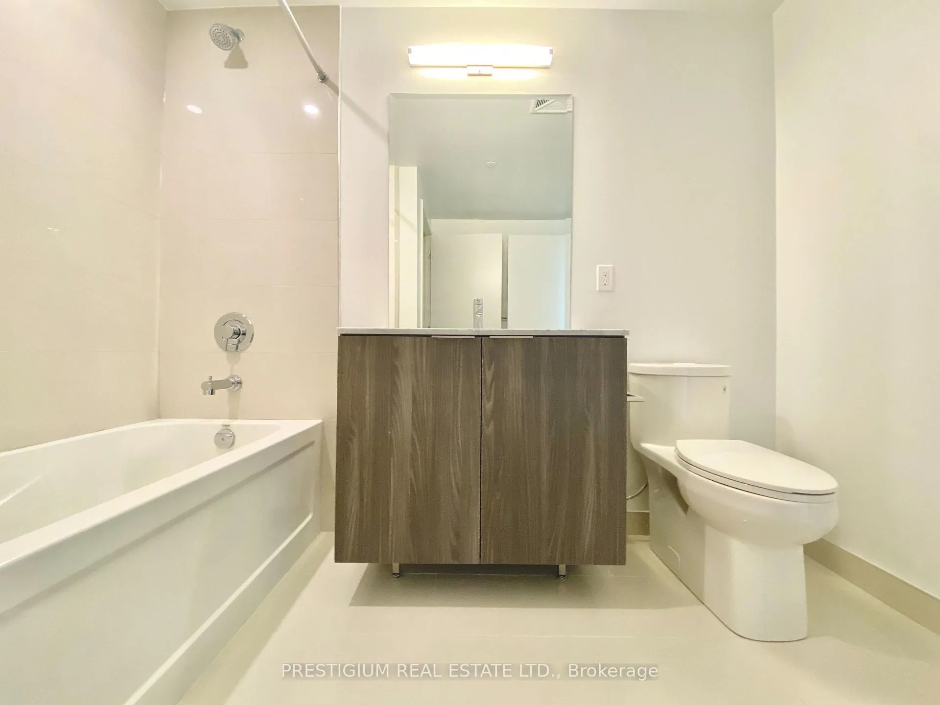 Photo 4 of Unit 2108, 15 Queens Quay E, Toronto, Waterfront Communities — HOMEH